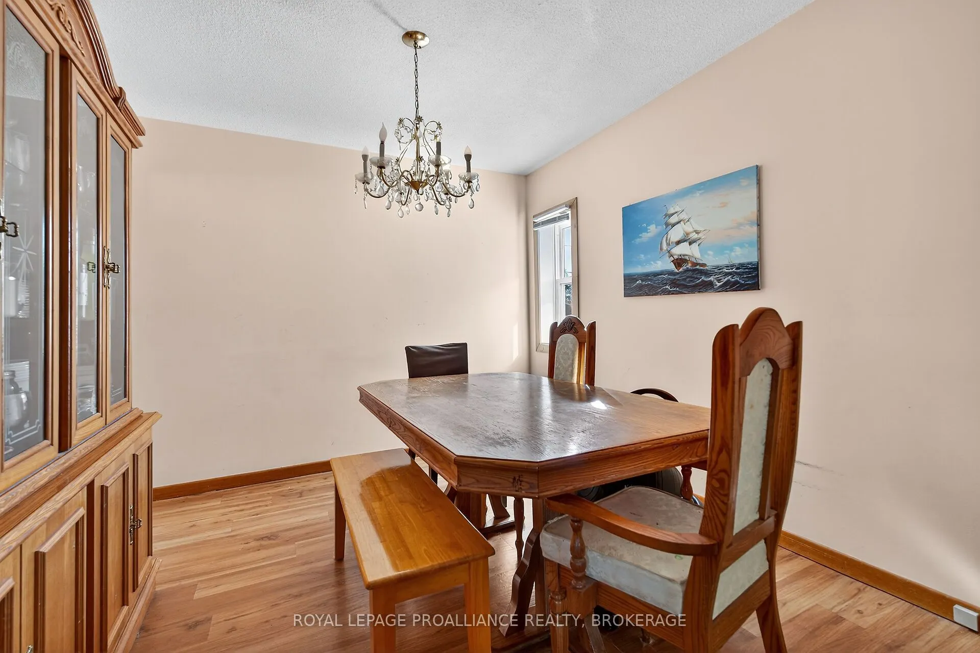 747 Laidlaw Crescent