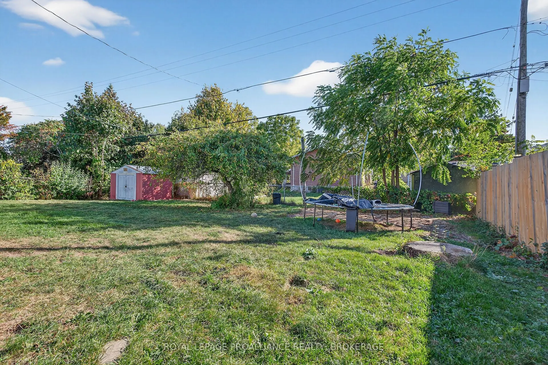 747 Laidlaw Crescent