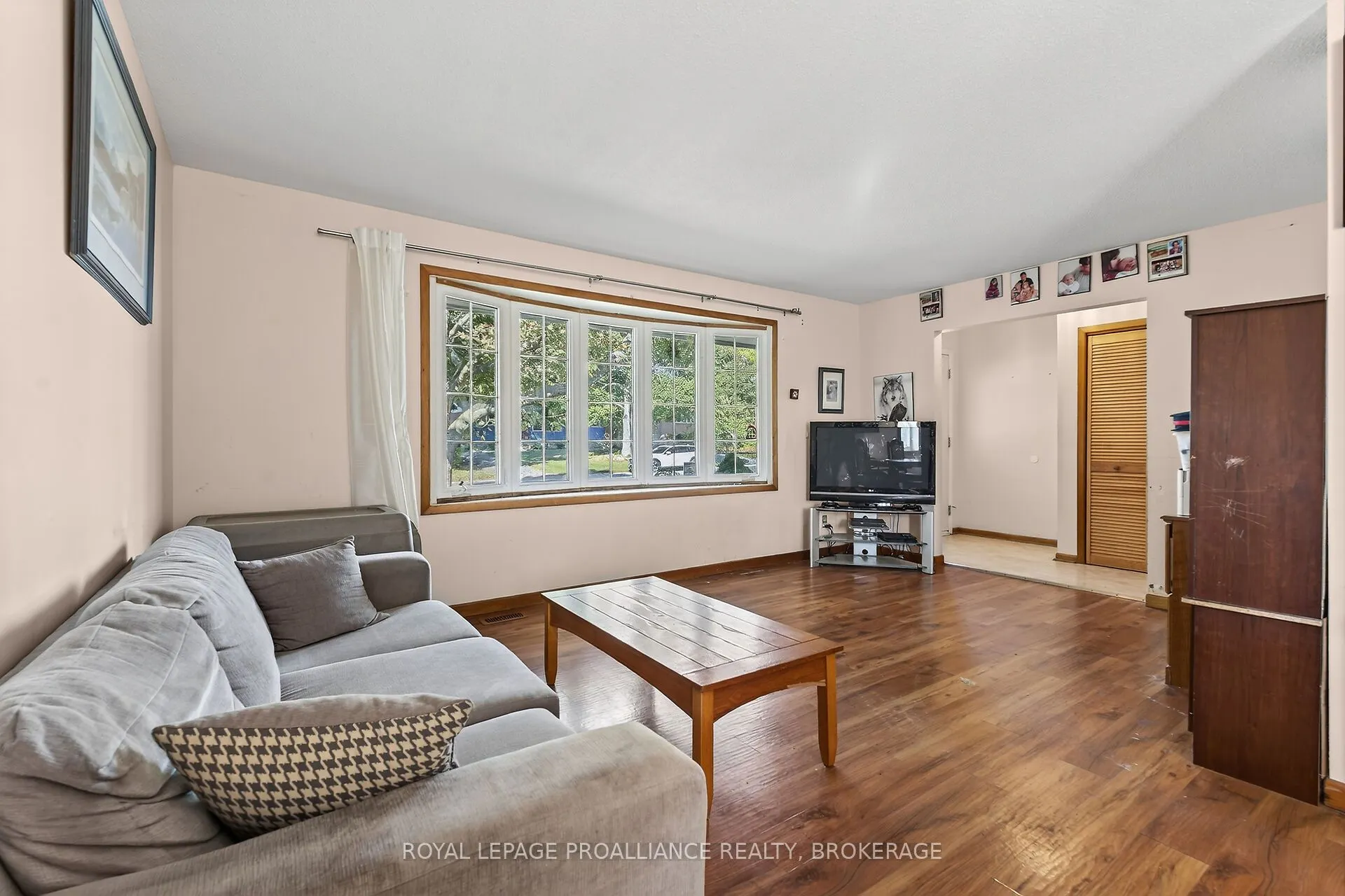 747 Laidlaw Crescent