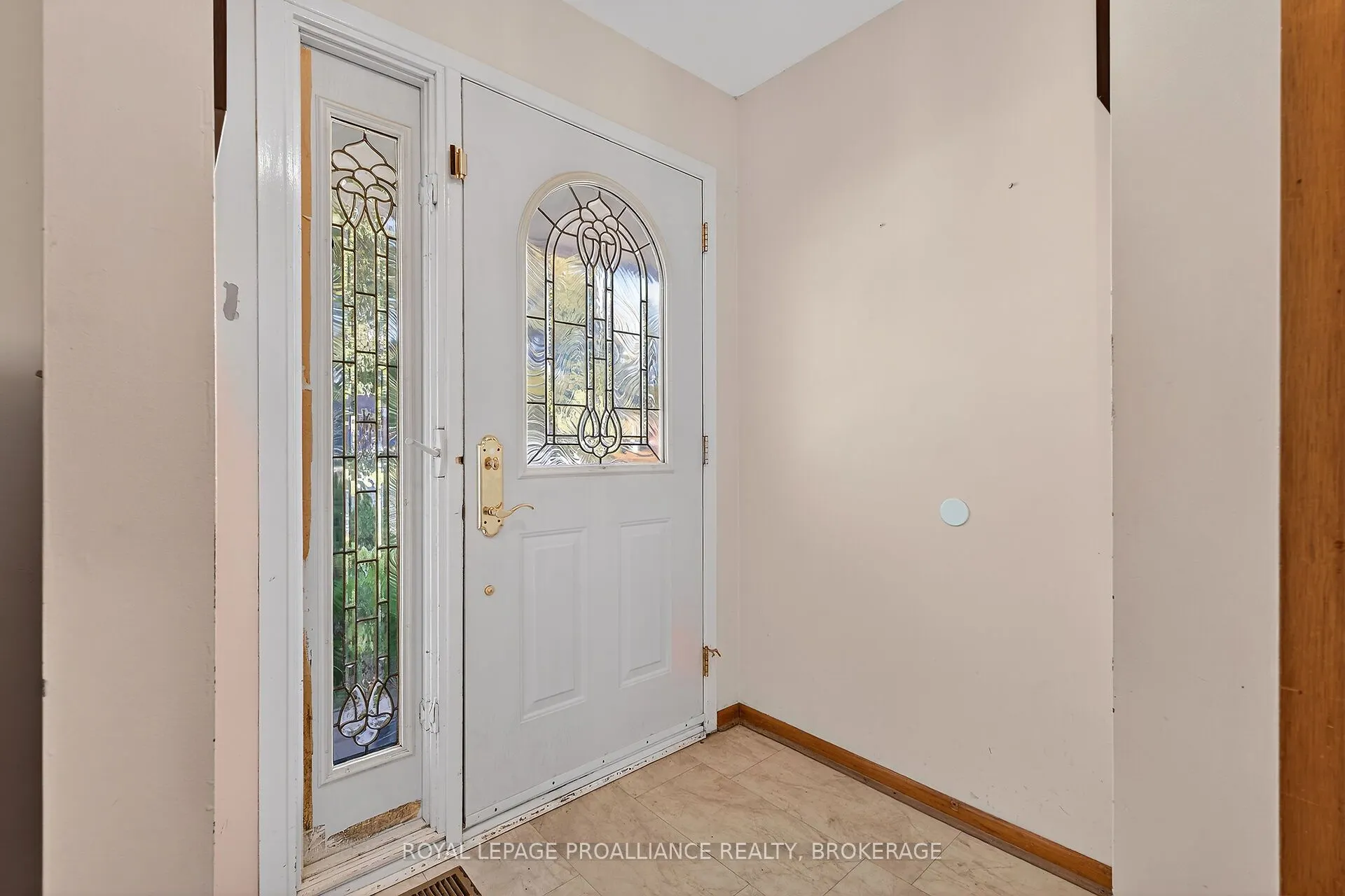 747 Laidlaw Crescent