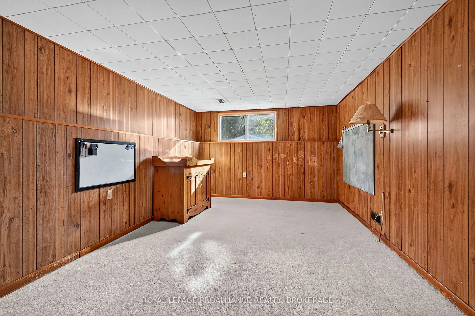 747 Laidlaw Crescent