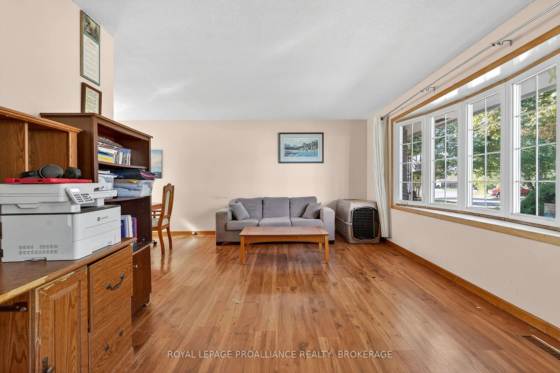 747 Laidlaw Crescent