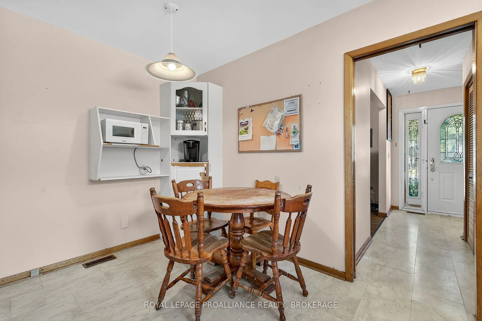 747 Laidlaw Crescent