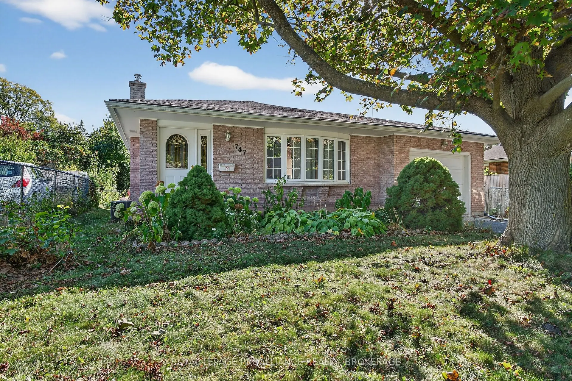 747 Laidlaw Crescent