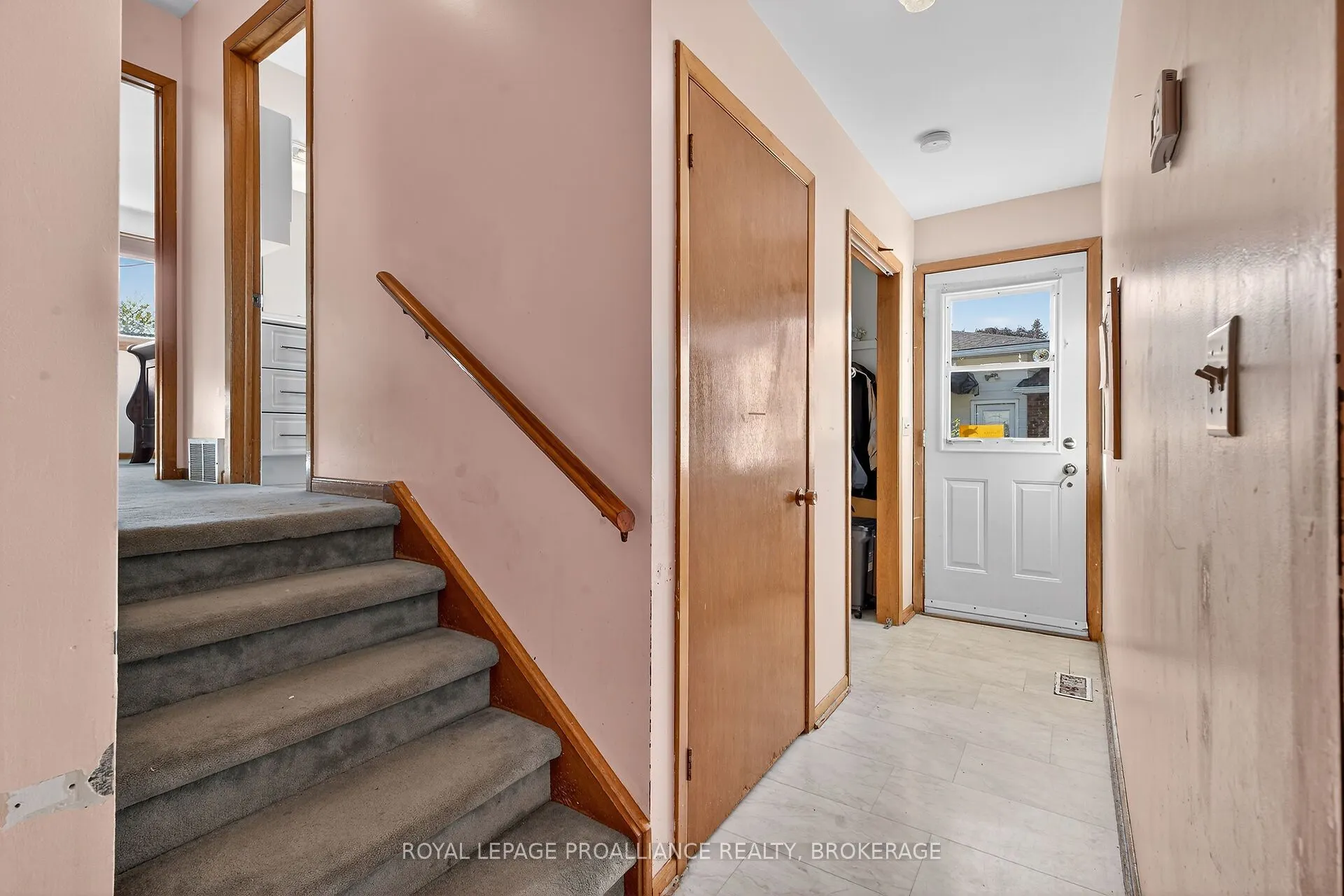 747 Laidlaw Crescent