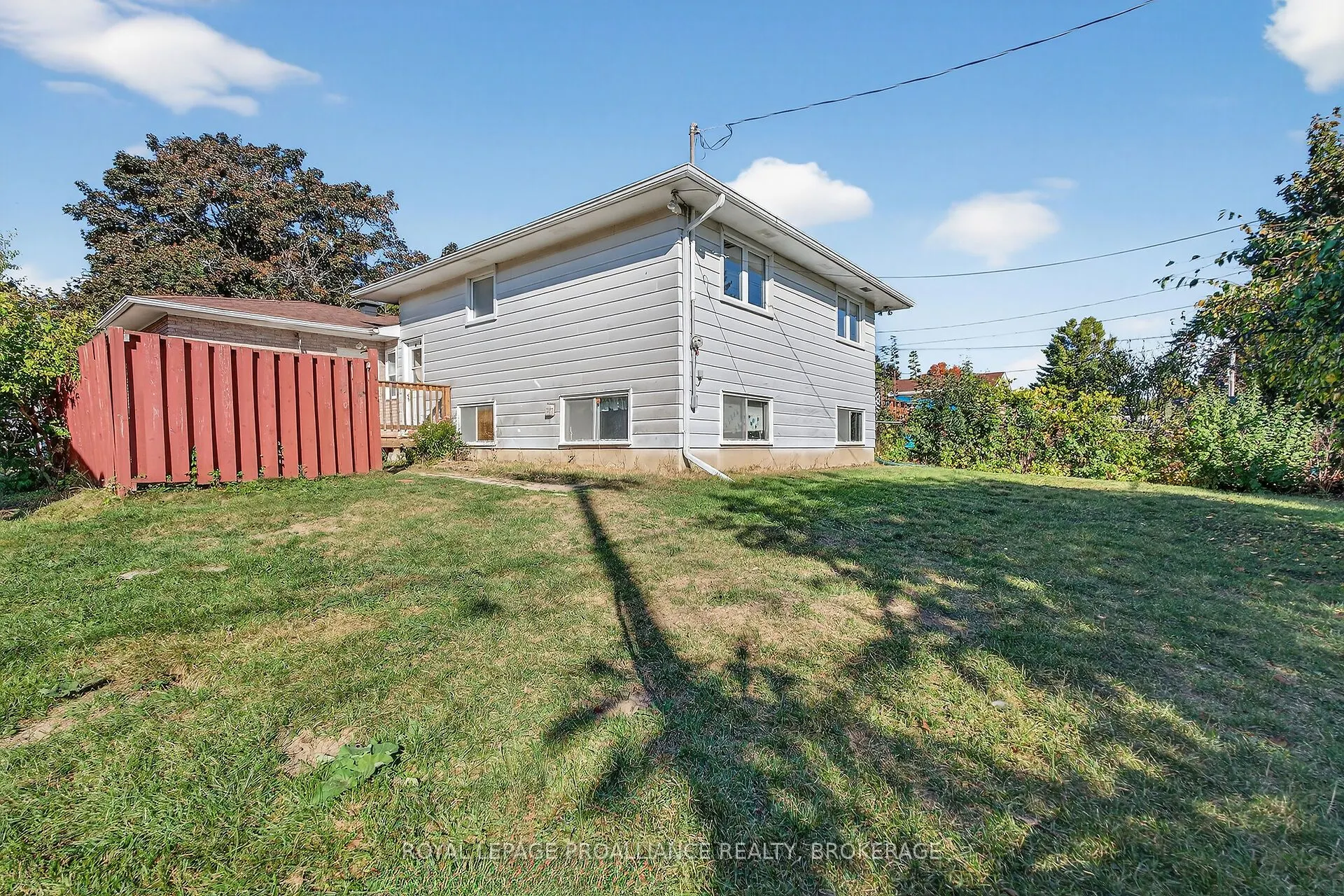 747 Laidlaw Crescent