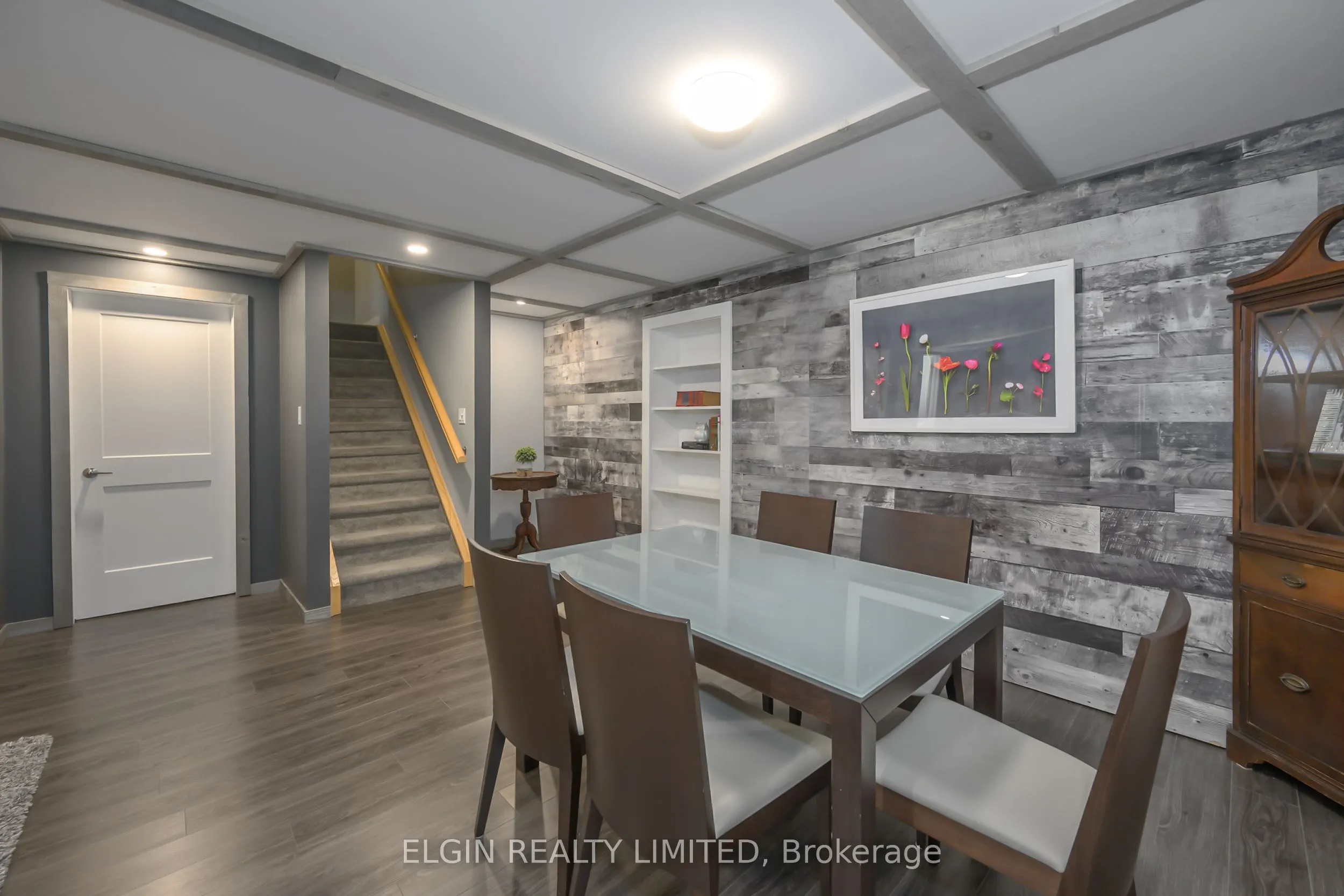 8 Deerfield Court