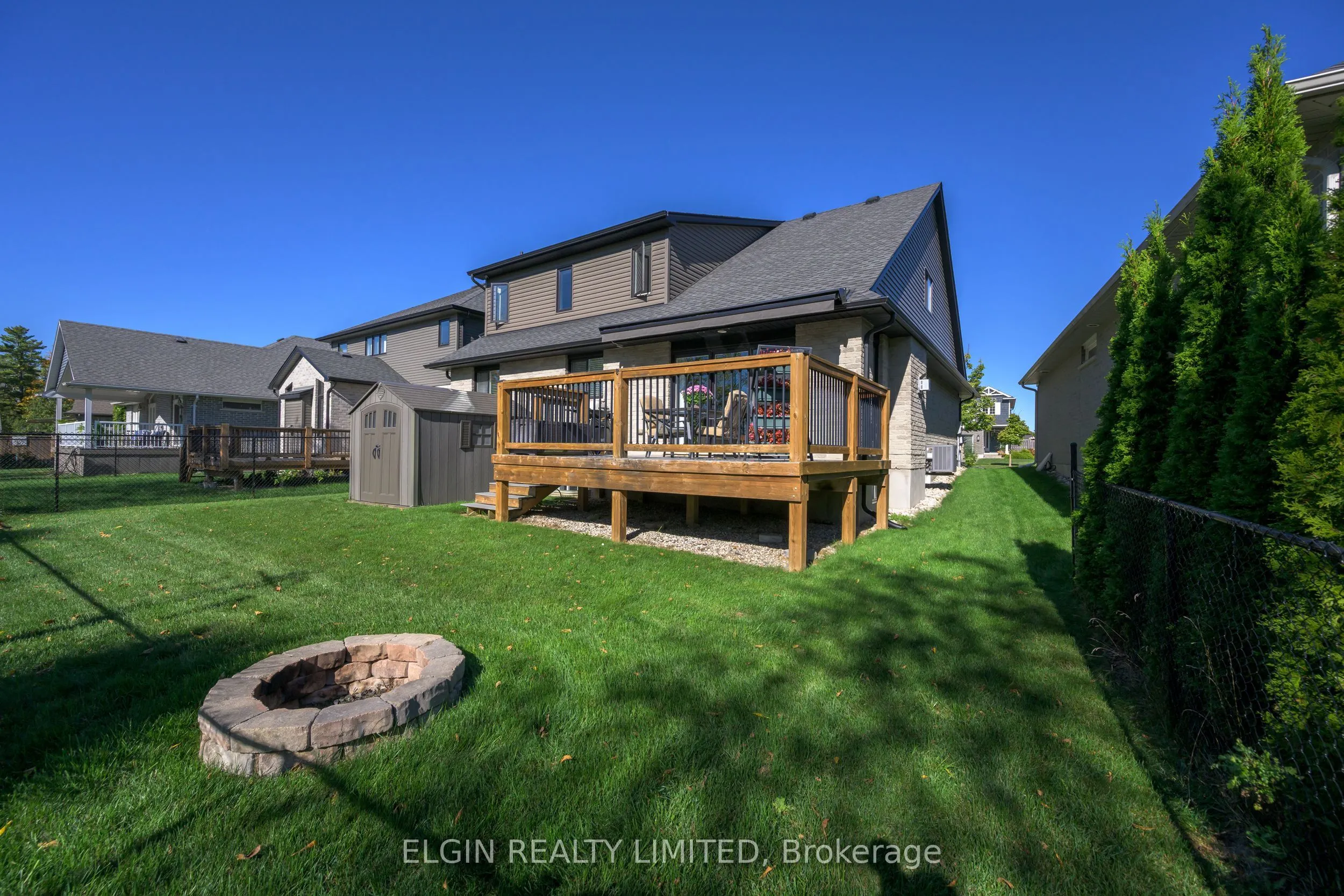 8 Deerfield Court