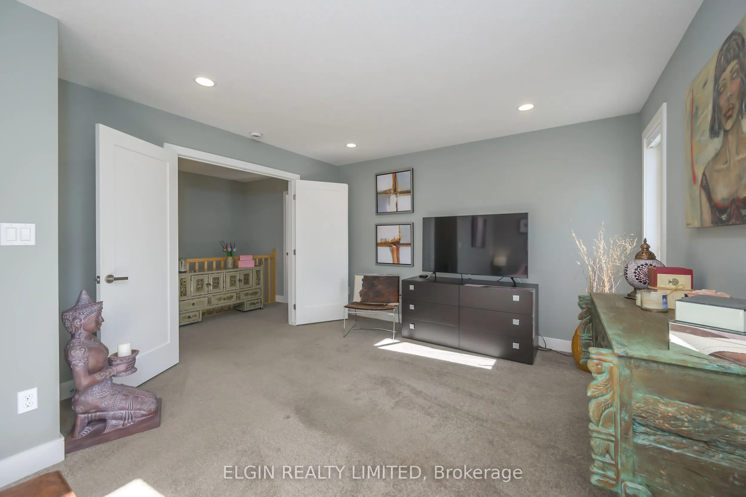 8 Deerfield Court