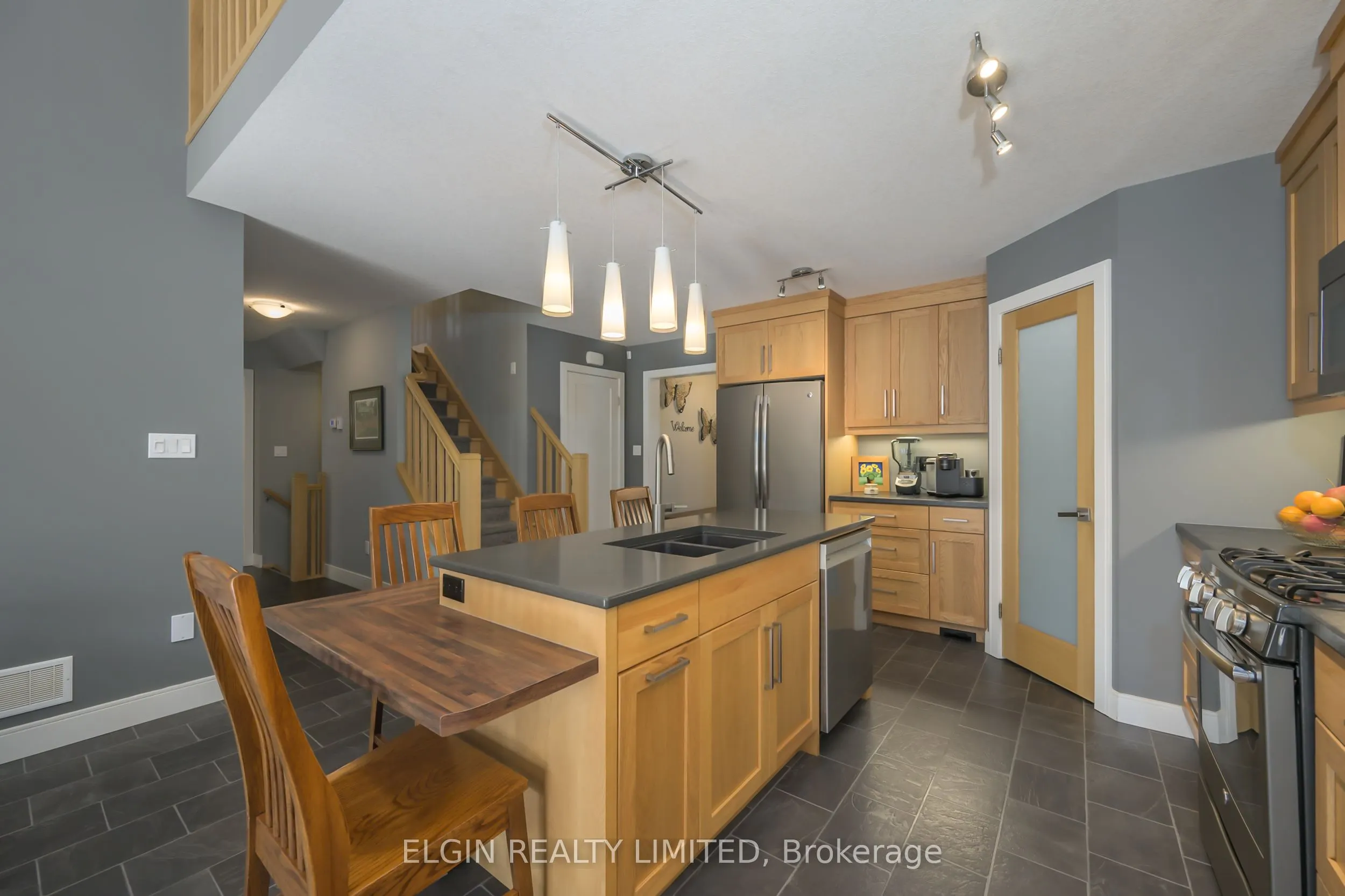 8 Deerfield Court