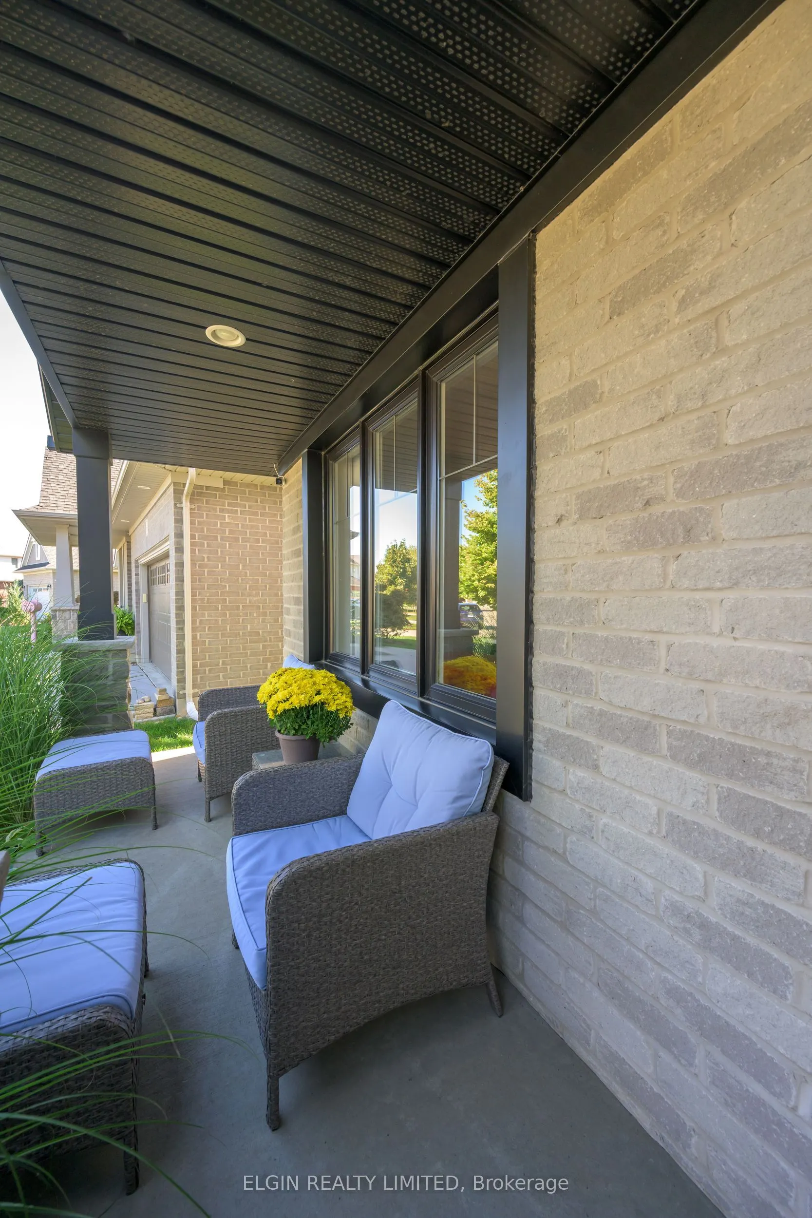 8 Deerfield Court
