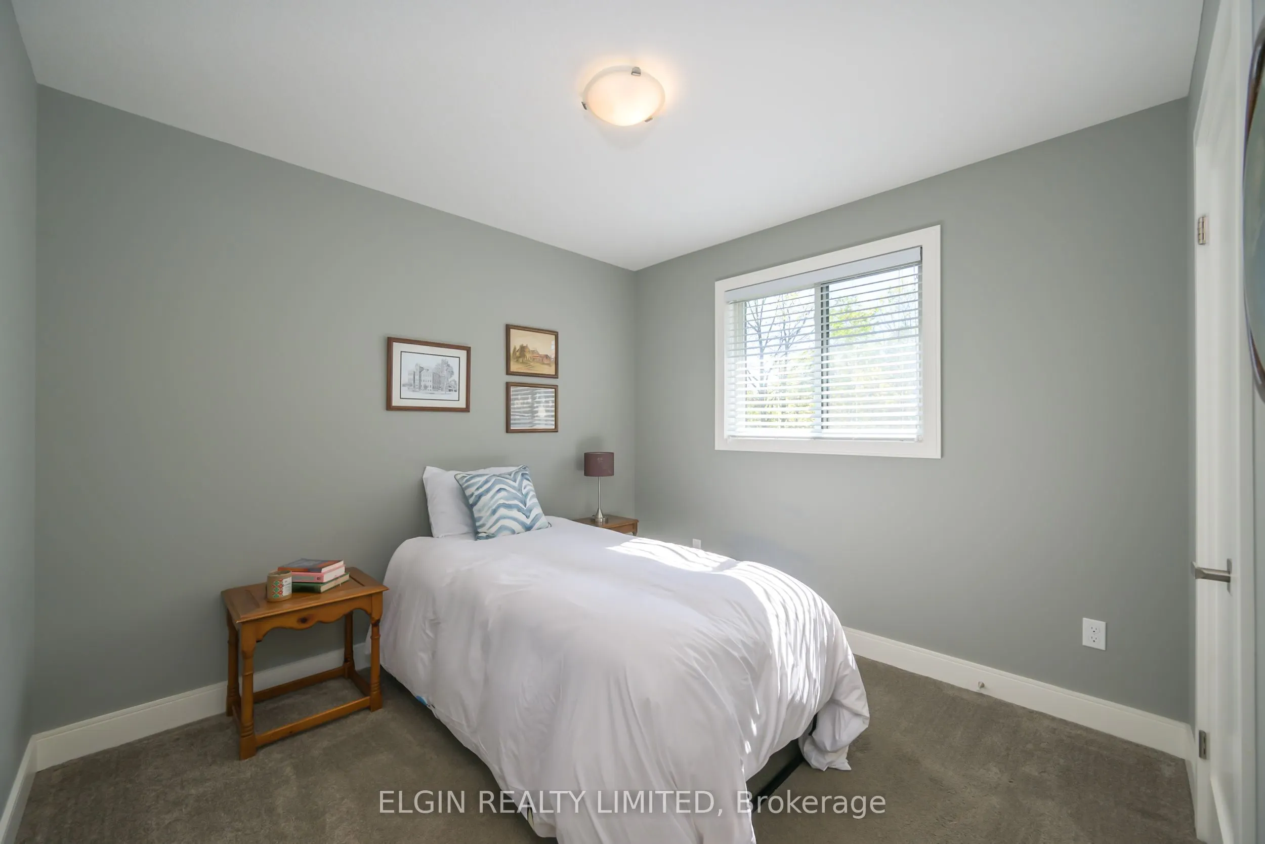 8 Deerfield Court
