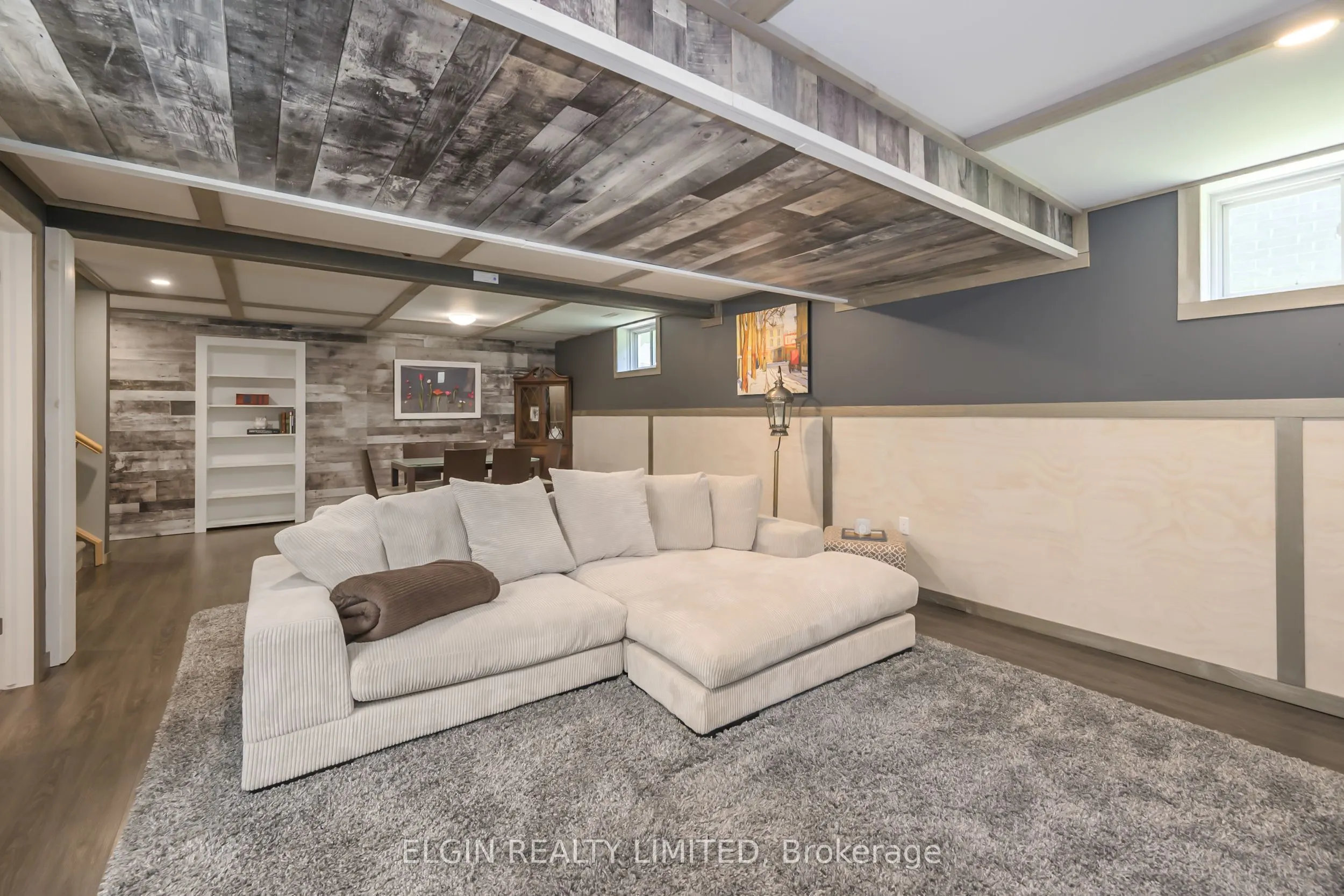 8 Deerfield Court