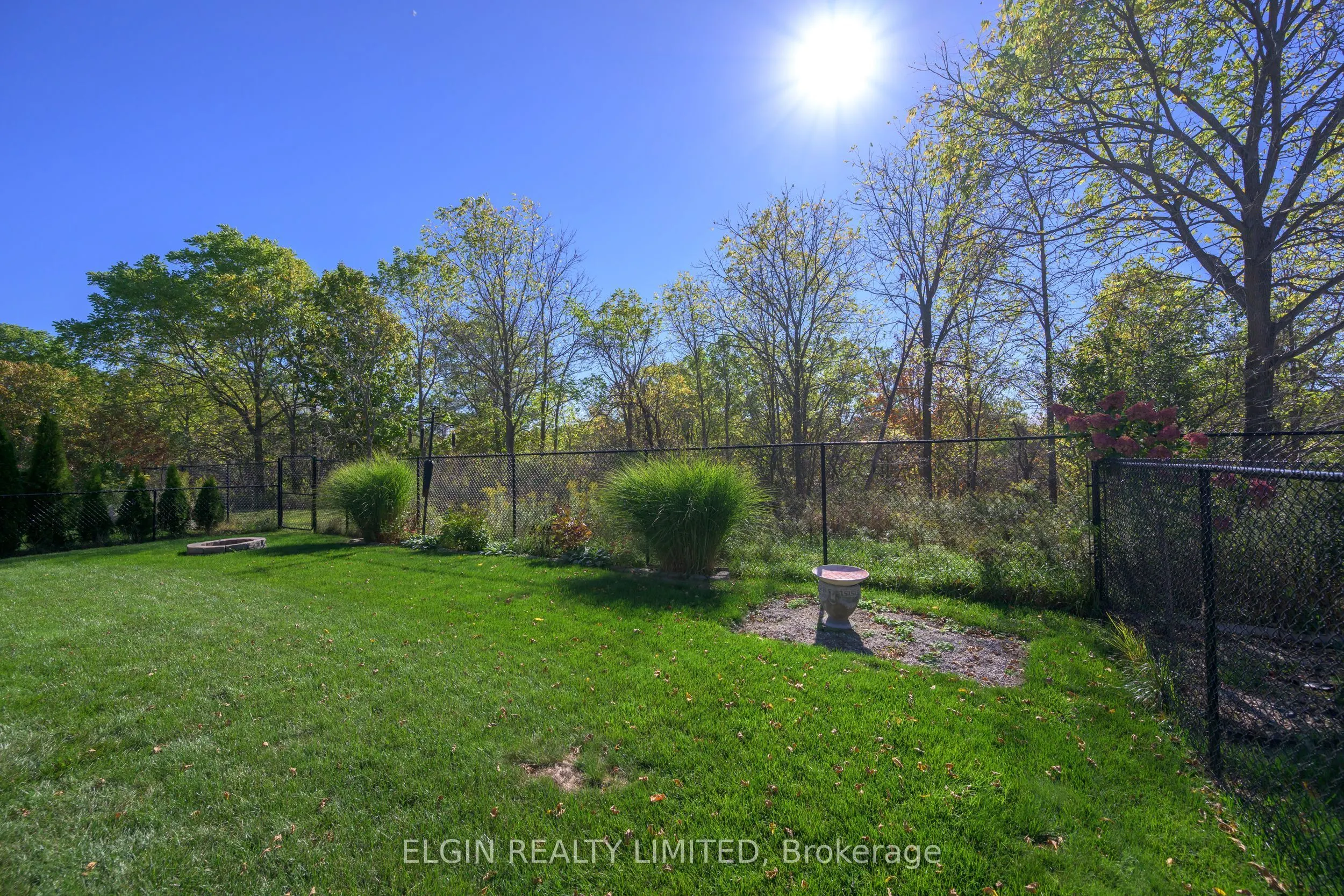 8 Deerfield Court