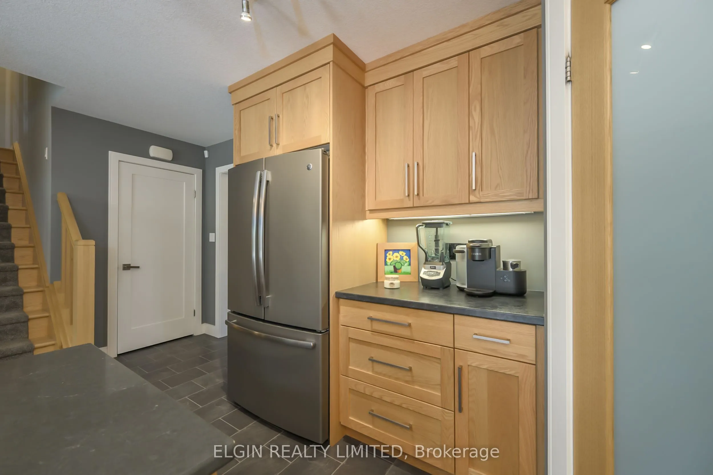 8 Deerfield Court