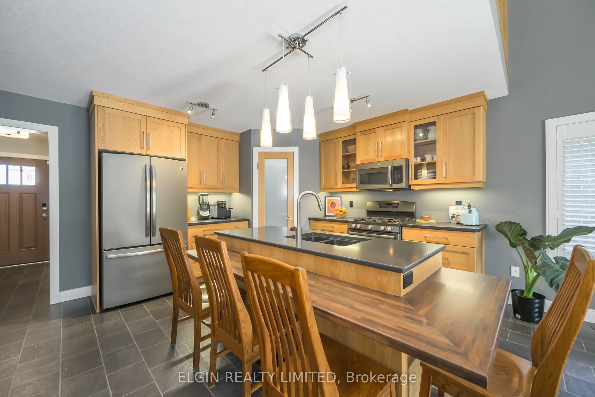 8 Deerfield Court