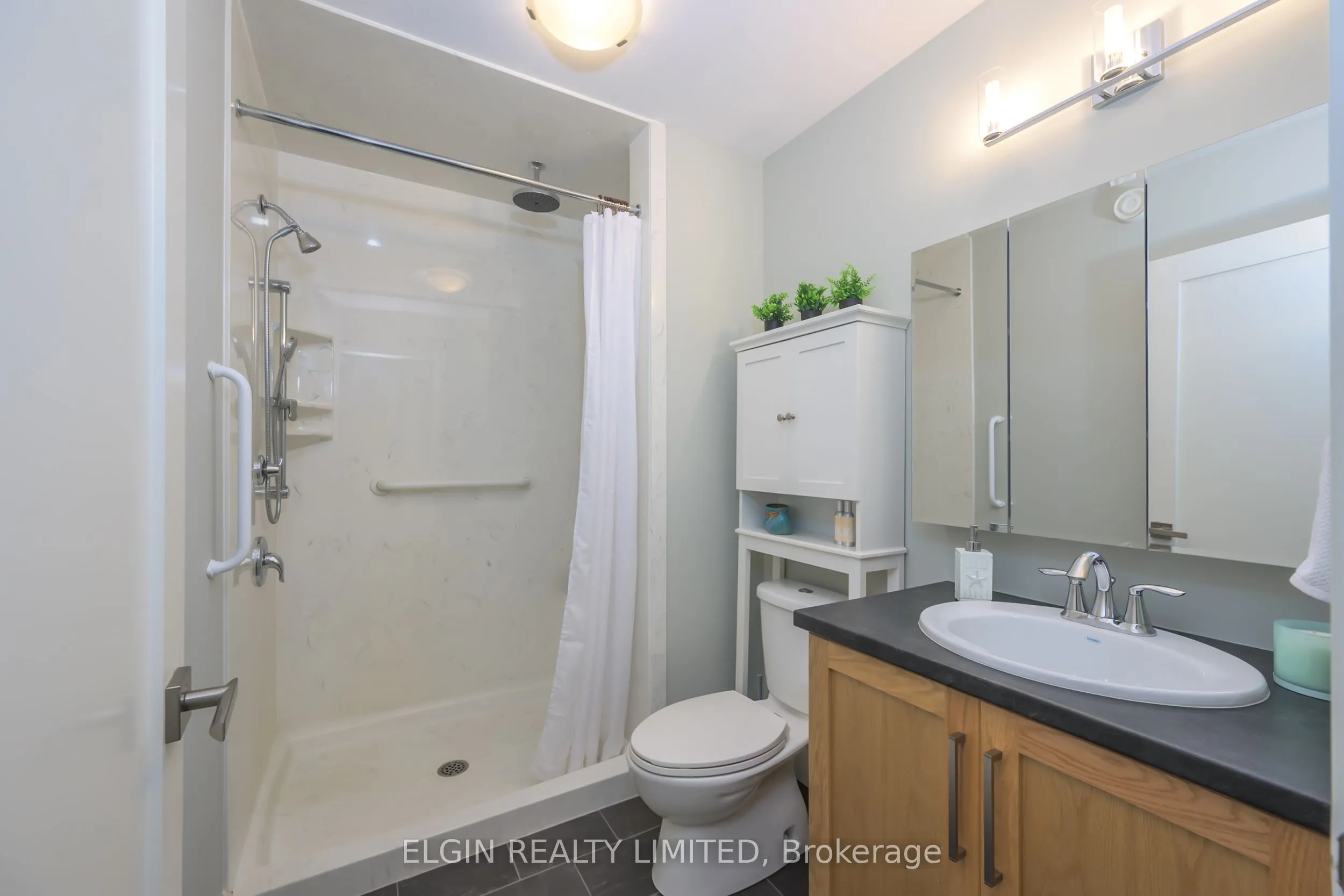 8 Deerfield Court