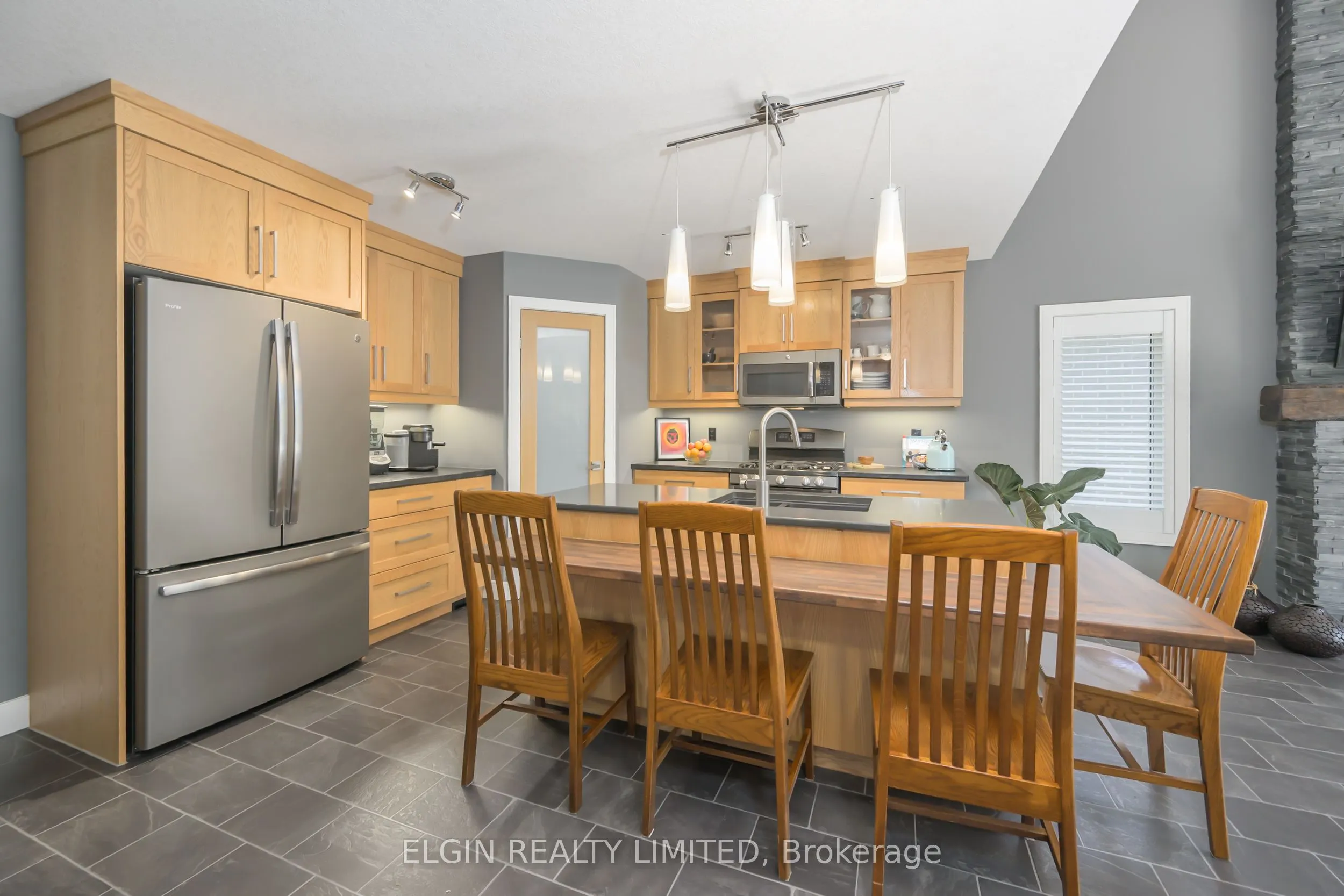 8 Deerfield Court