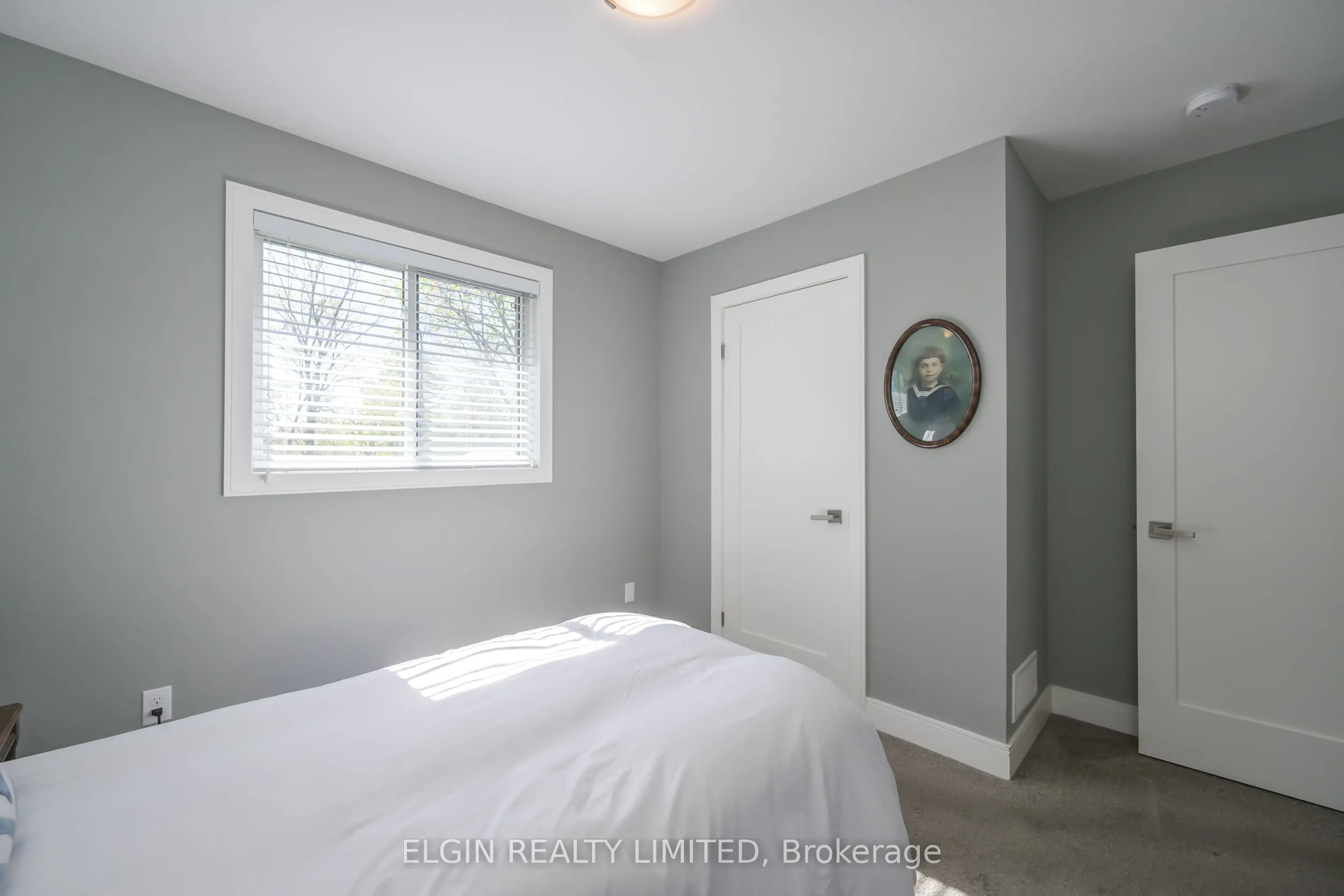 8 Deerfield Court