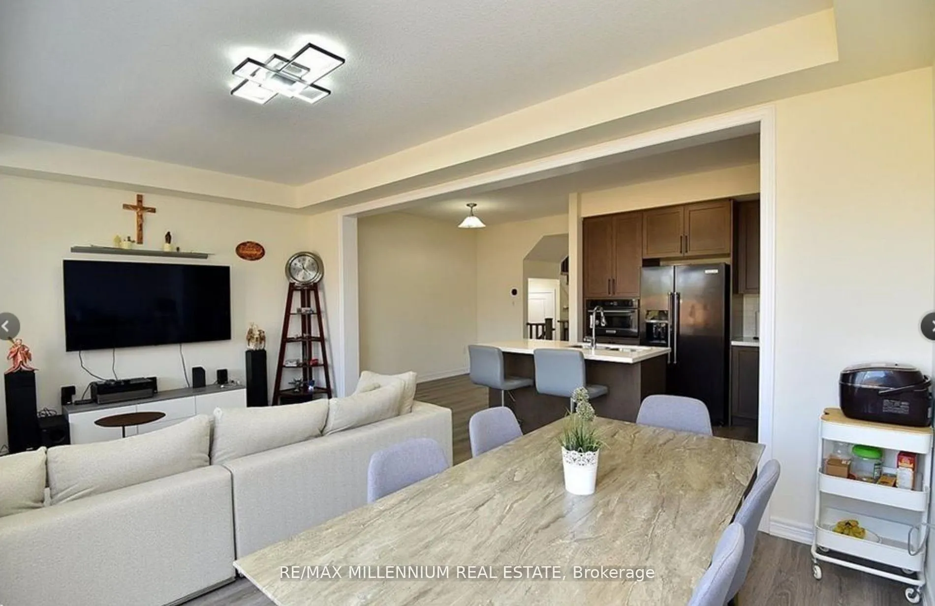 29 Hibiscus Lane