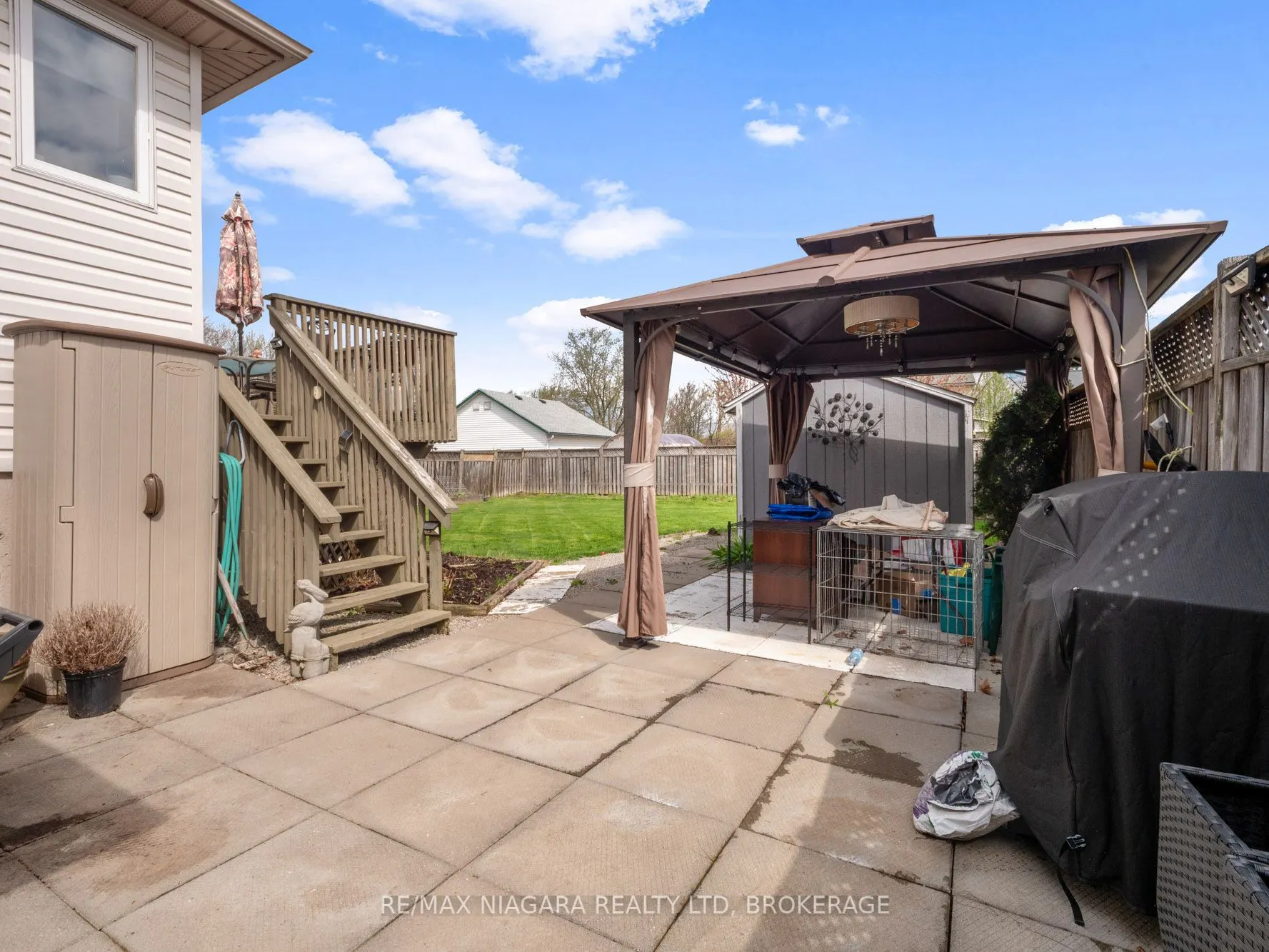3564 Hill Street