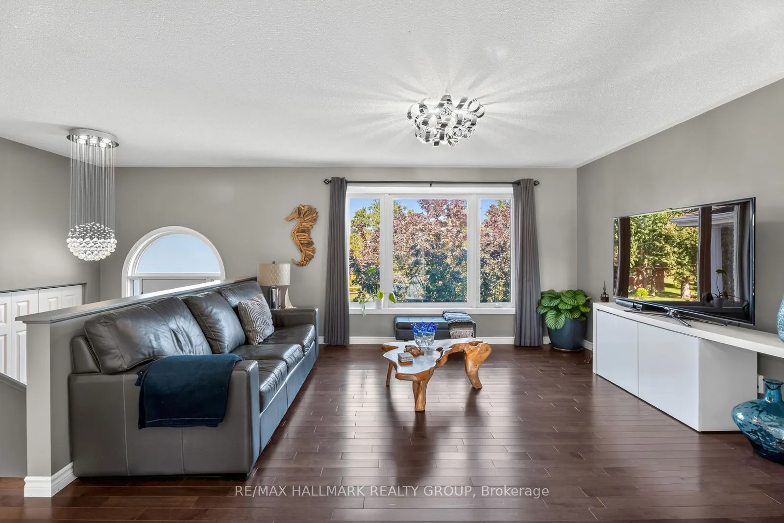 2851 GLENWOOD Drive