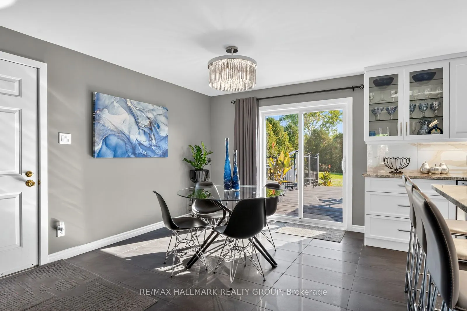2851 GLENWOOD Drive