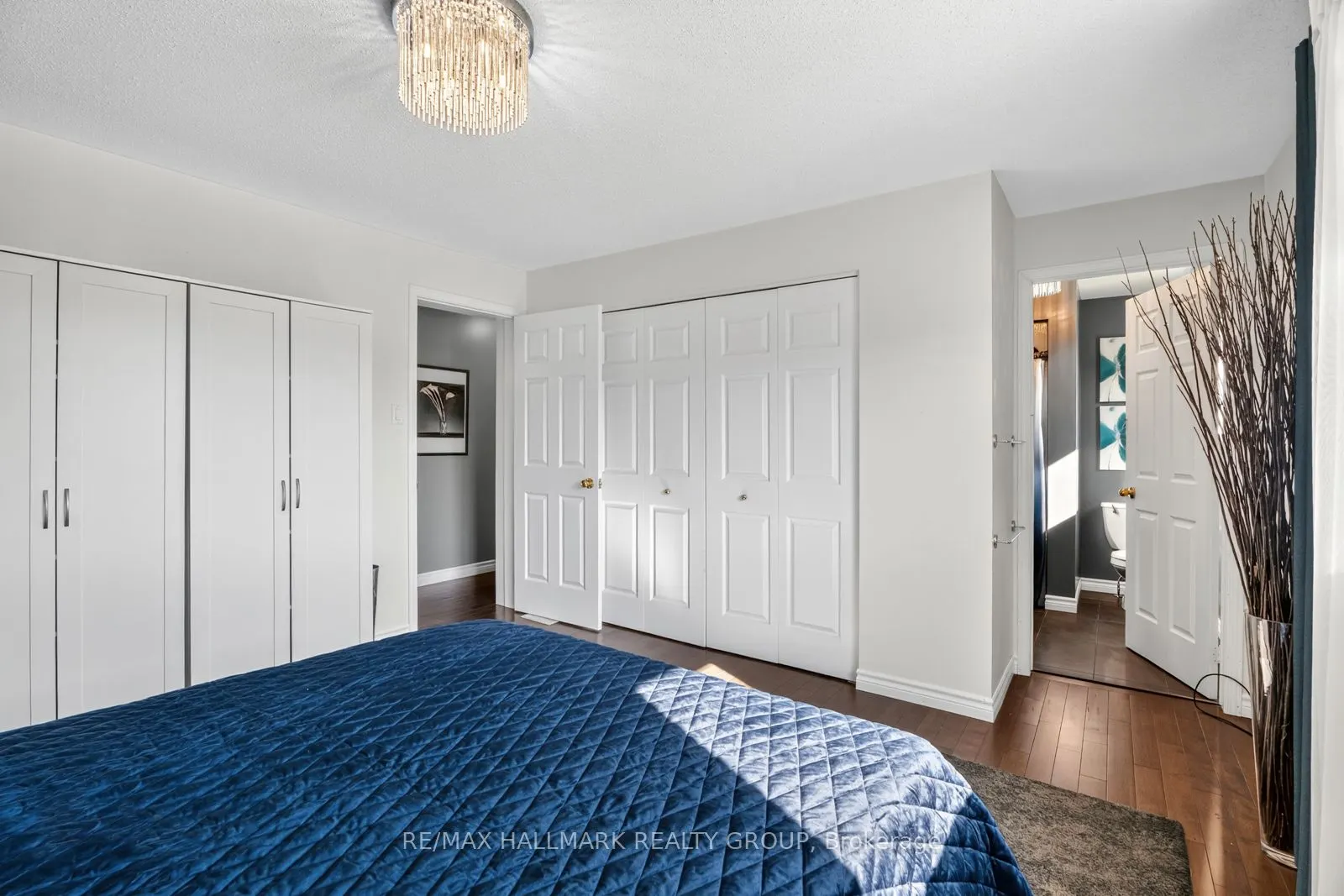 2851 GLENWOOD Drive