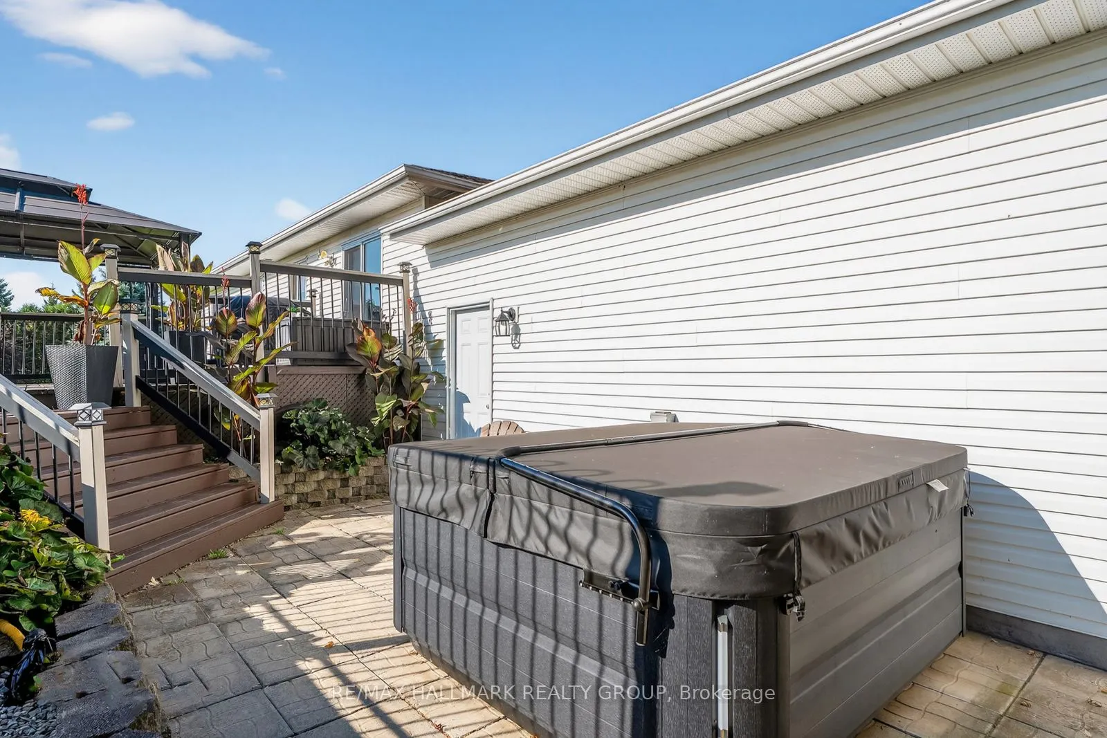 2851 GLENWOOD Drive