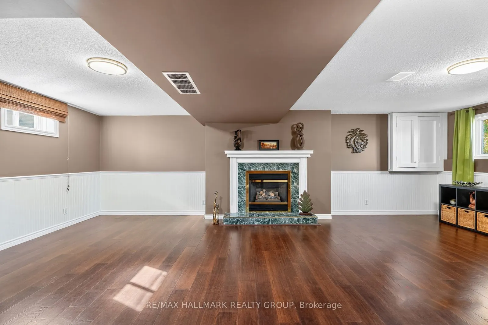 2851 GLENWOOD Drive
