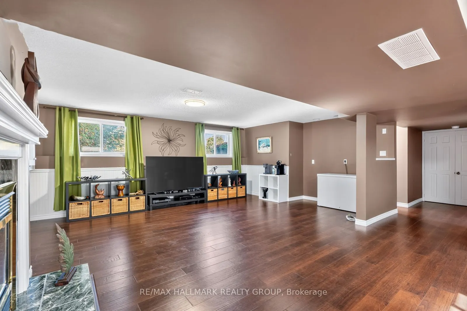 2851 GLENWOOD Drive
