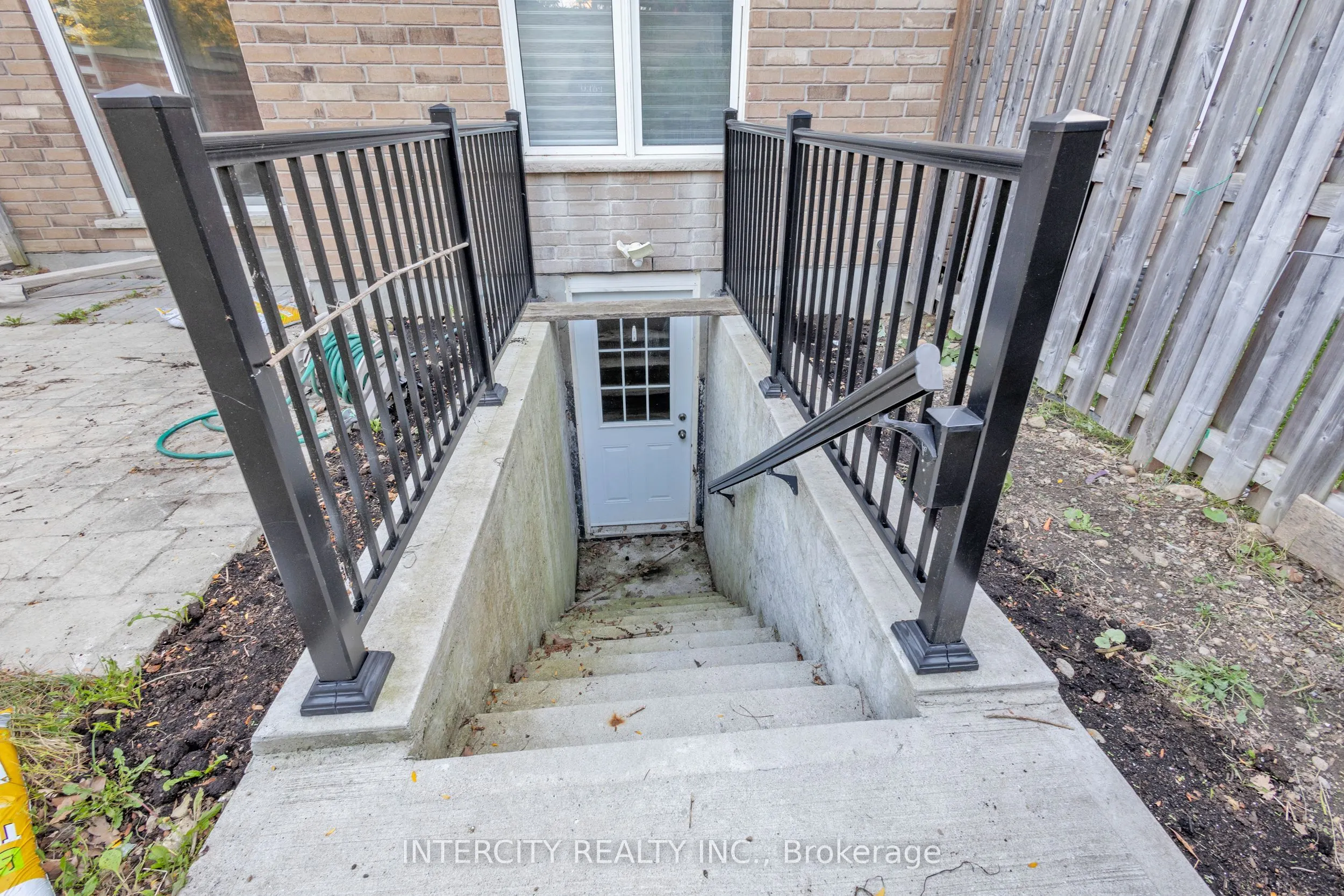 51 Laughland Lane