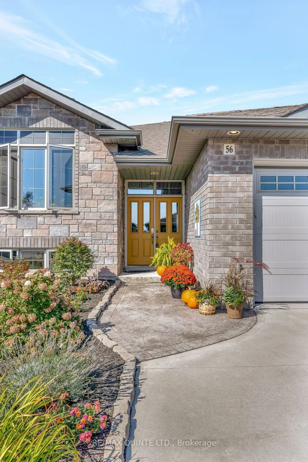 56 McIntosh Crescent
