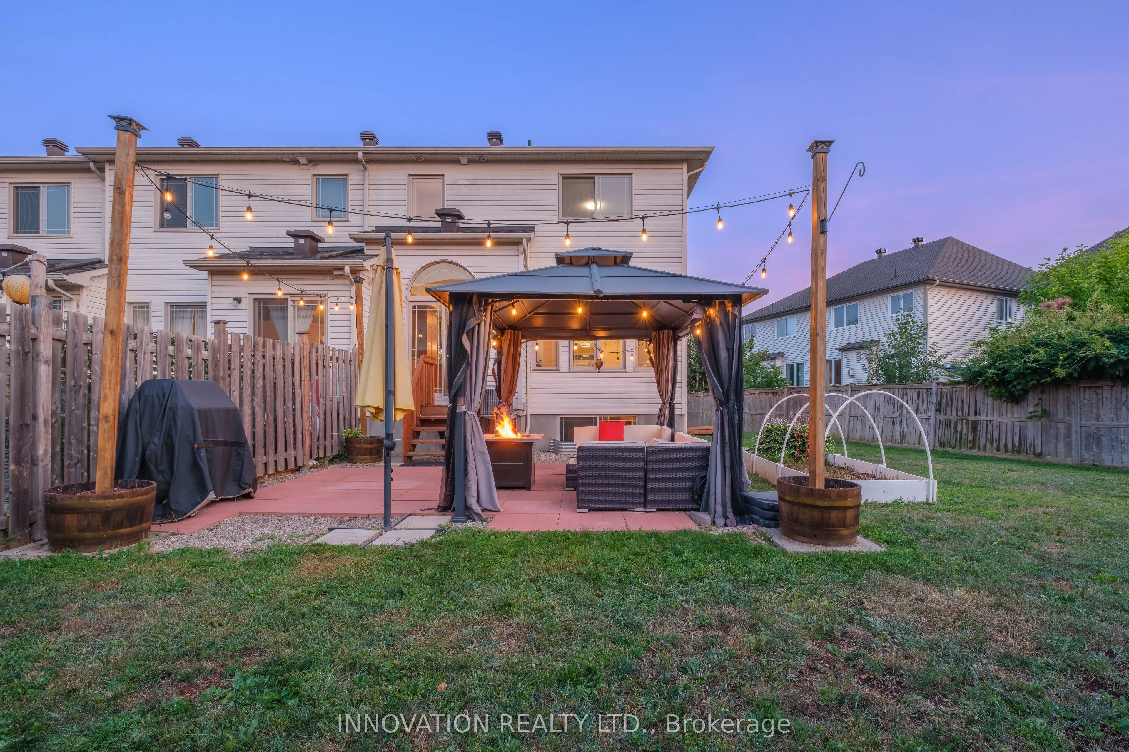 1609 Westhall Way N