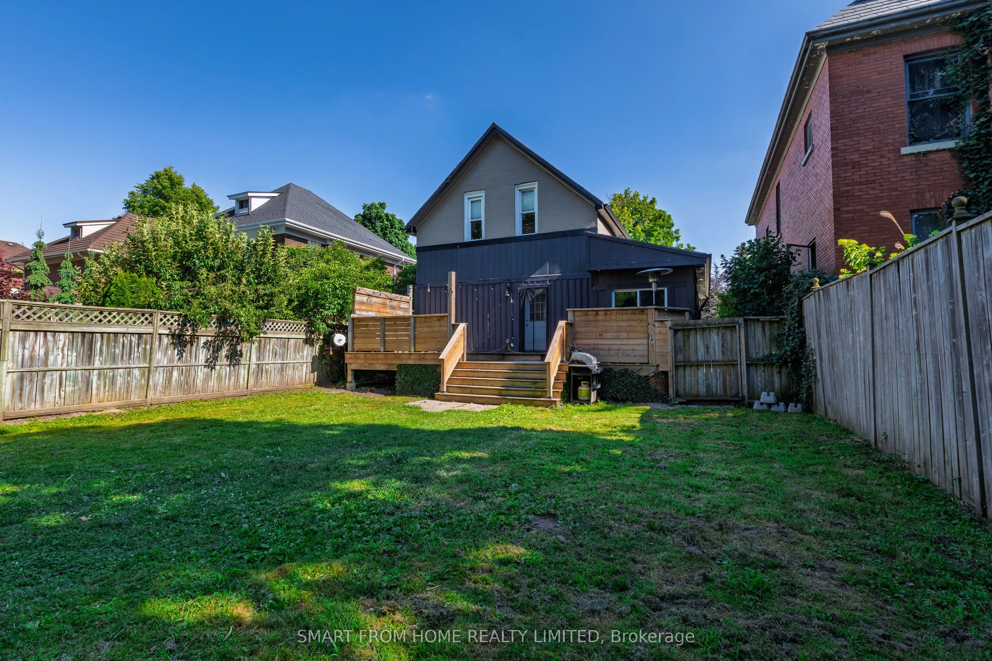 499 Canterbury Street