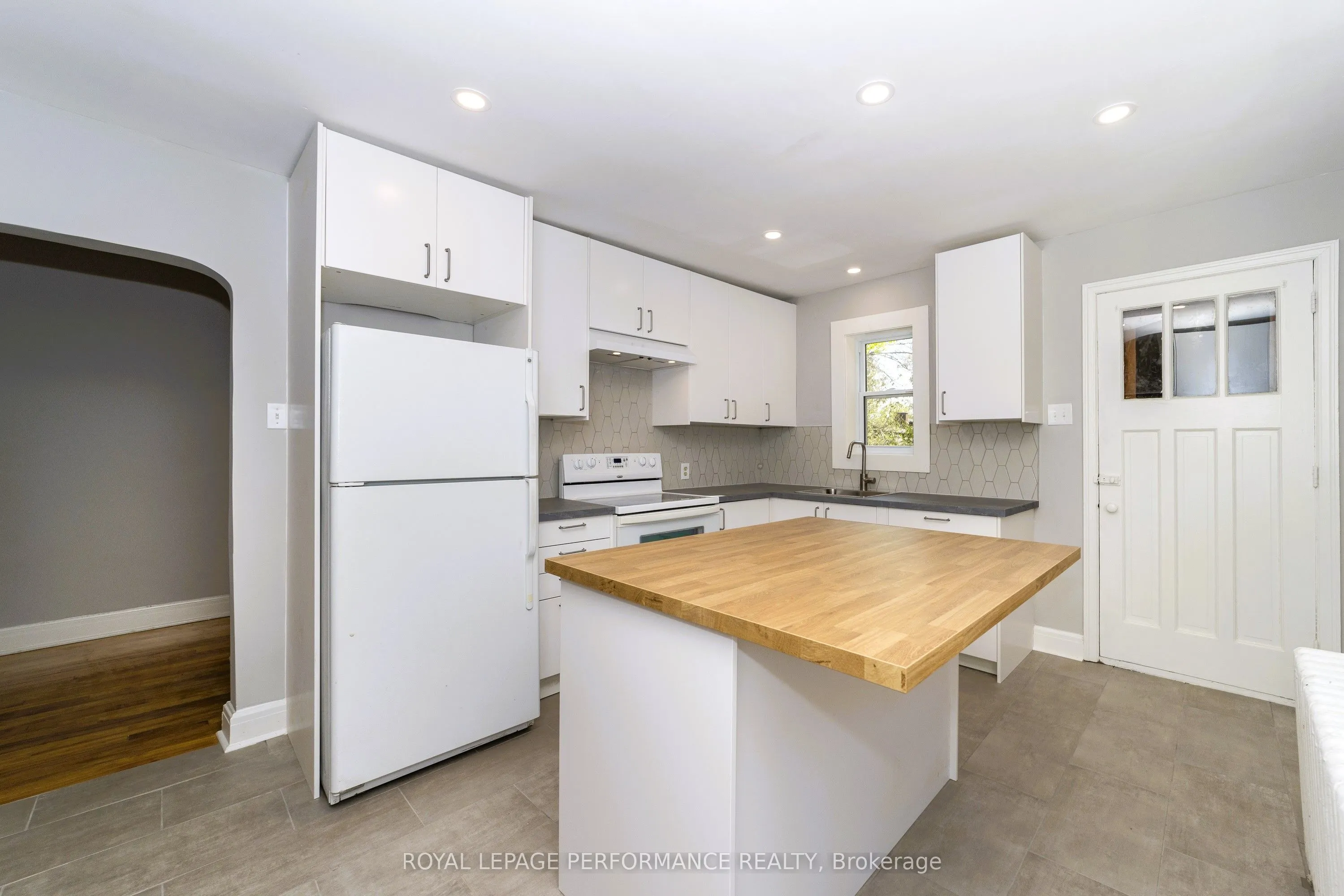 17 Springfield Road, #A