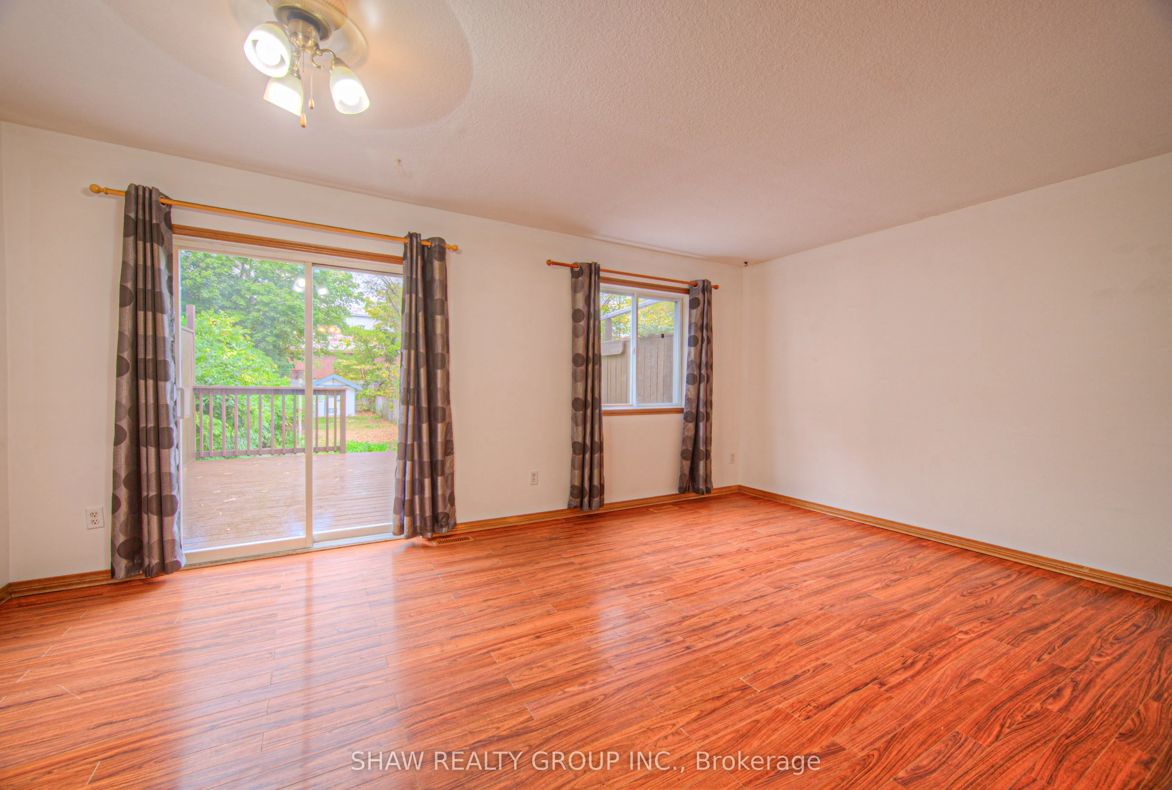 270 Dolph Street N