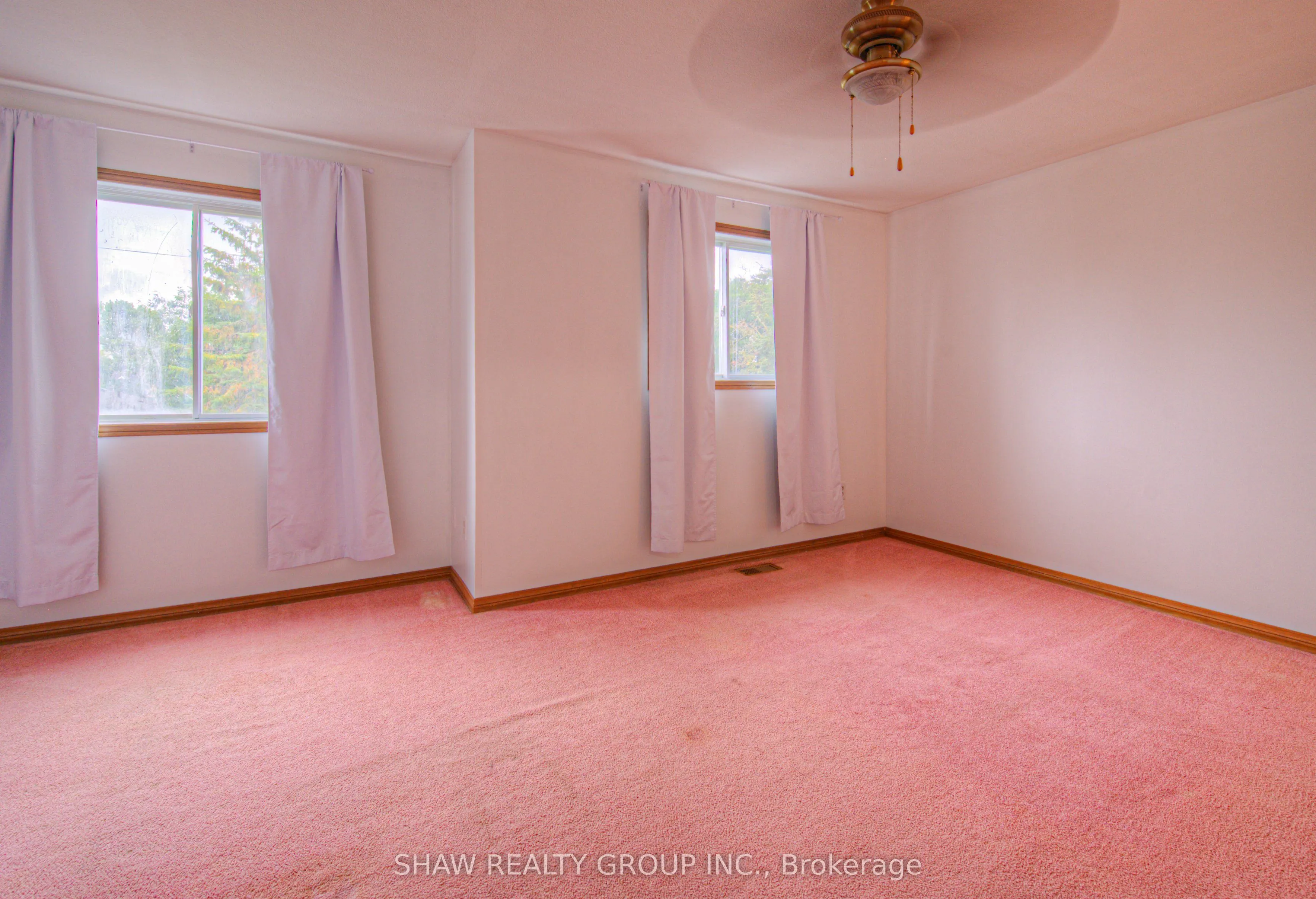 270 Dolph Street N