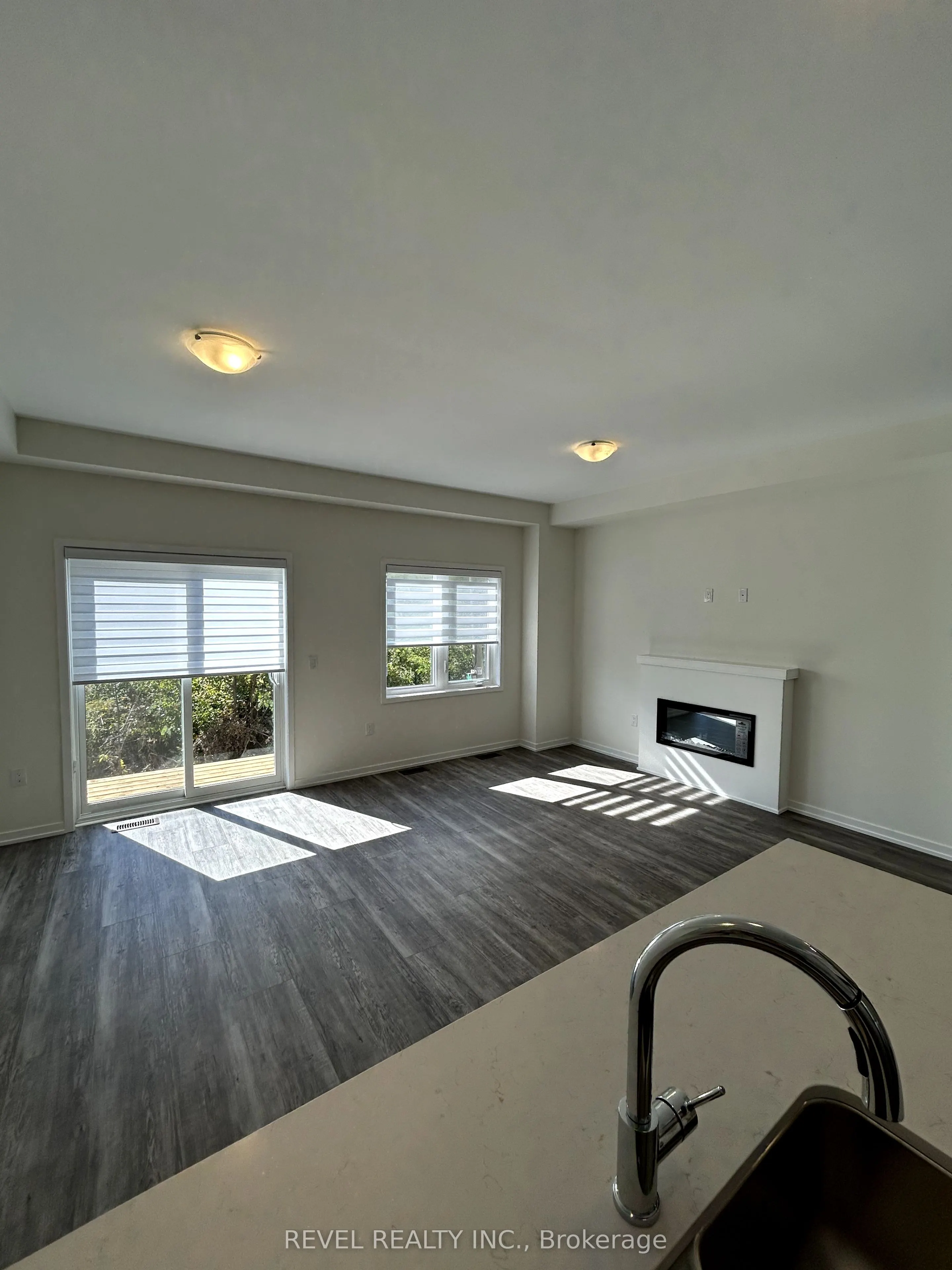25 Radium Lane