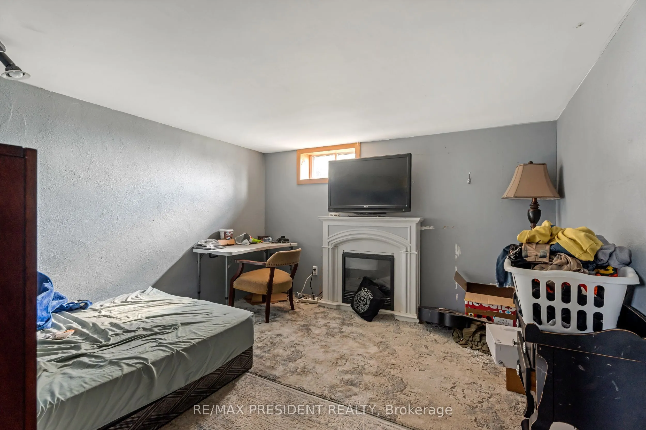 1224 Parkinson Road