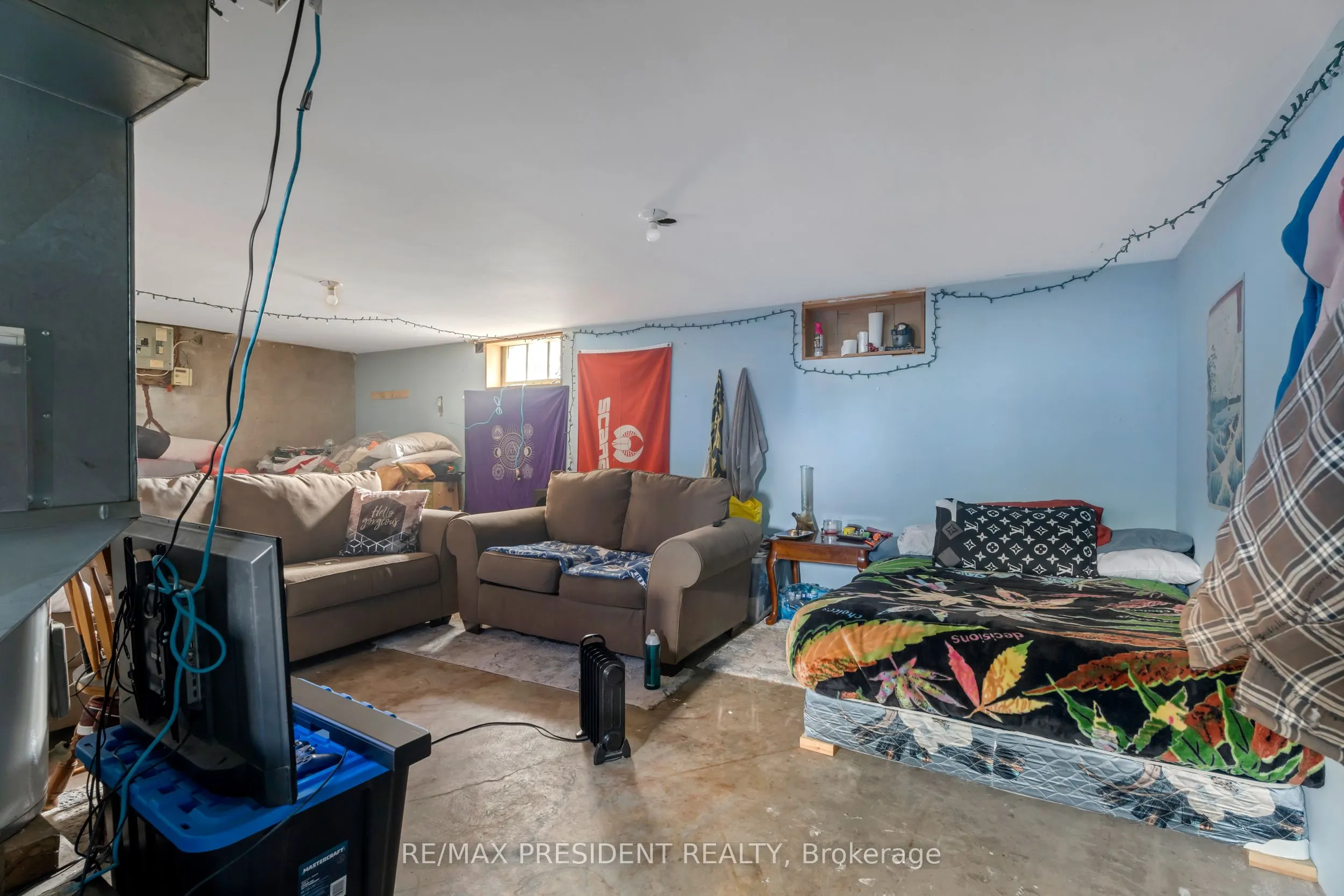 1224 Parkinson Road