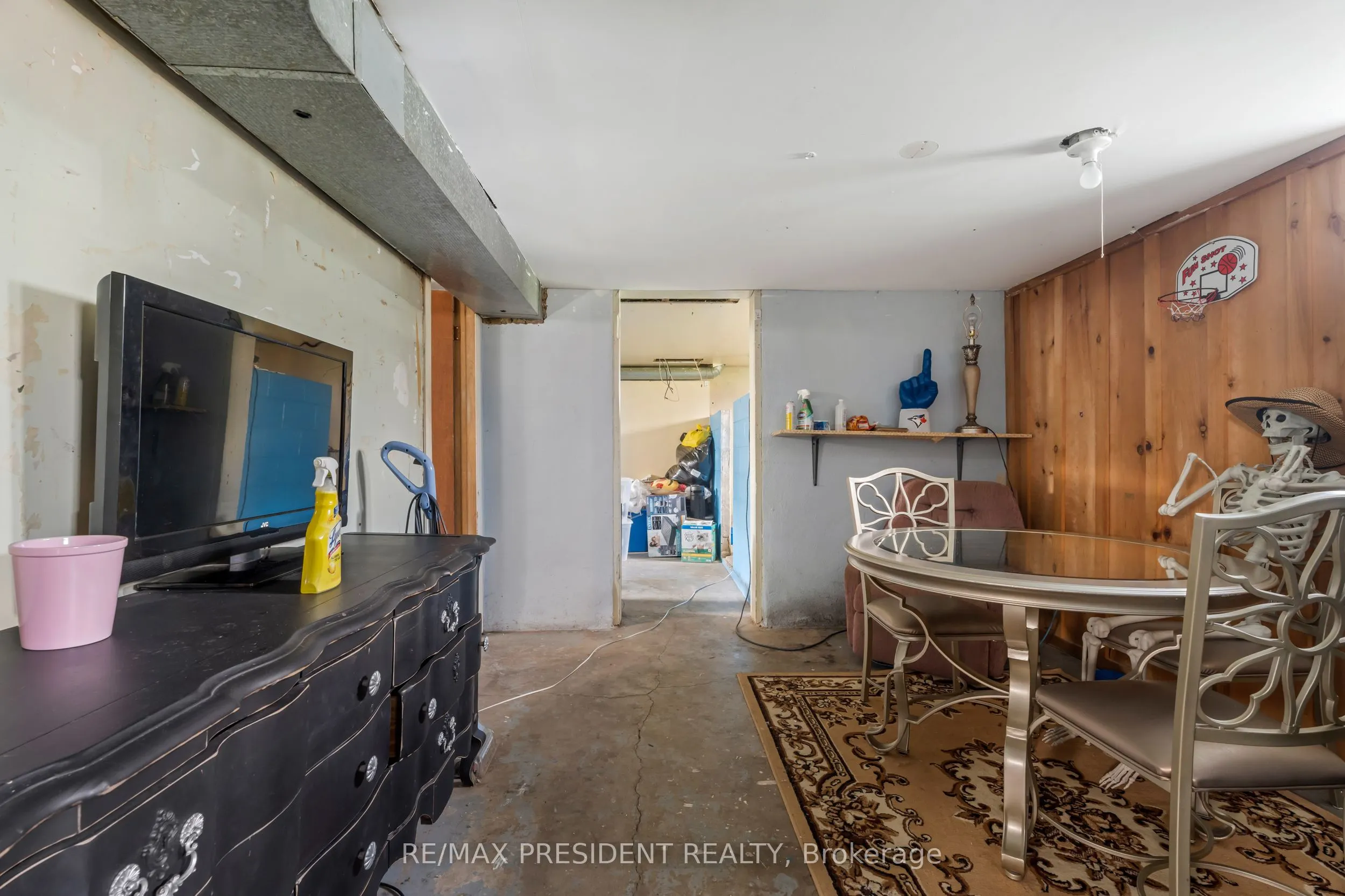 1224 Parkinson Road