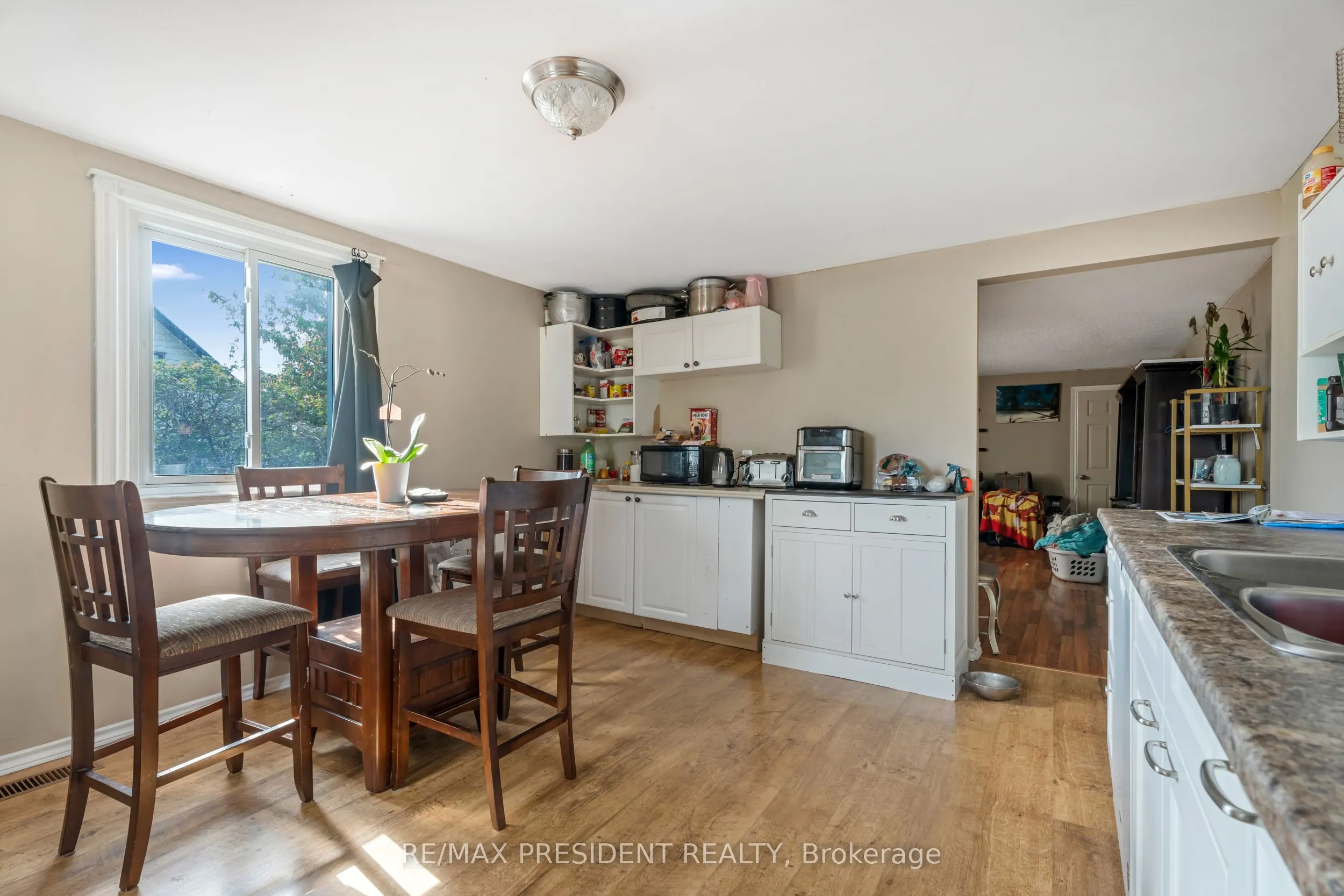 1224 Parkinson Road