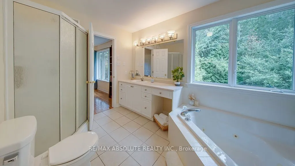 1601 Shauna Crescent