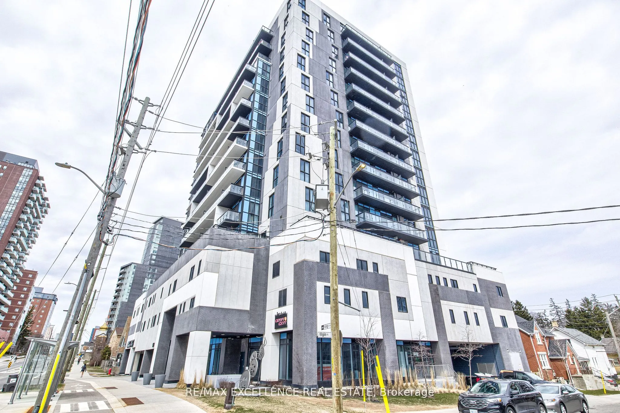 128 King Street N