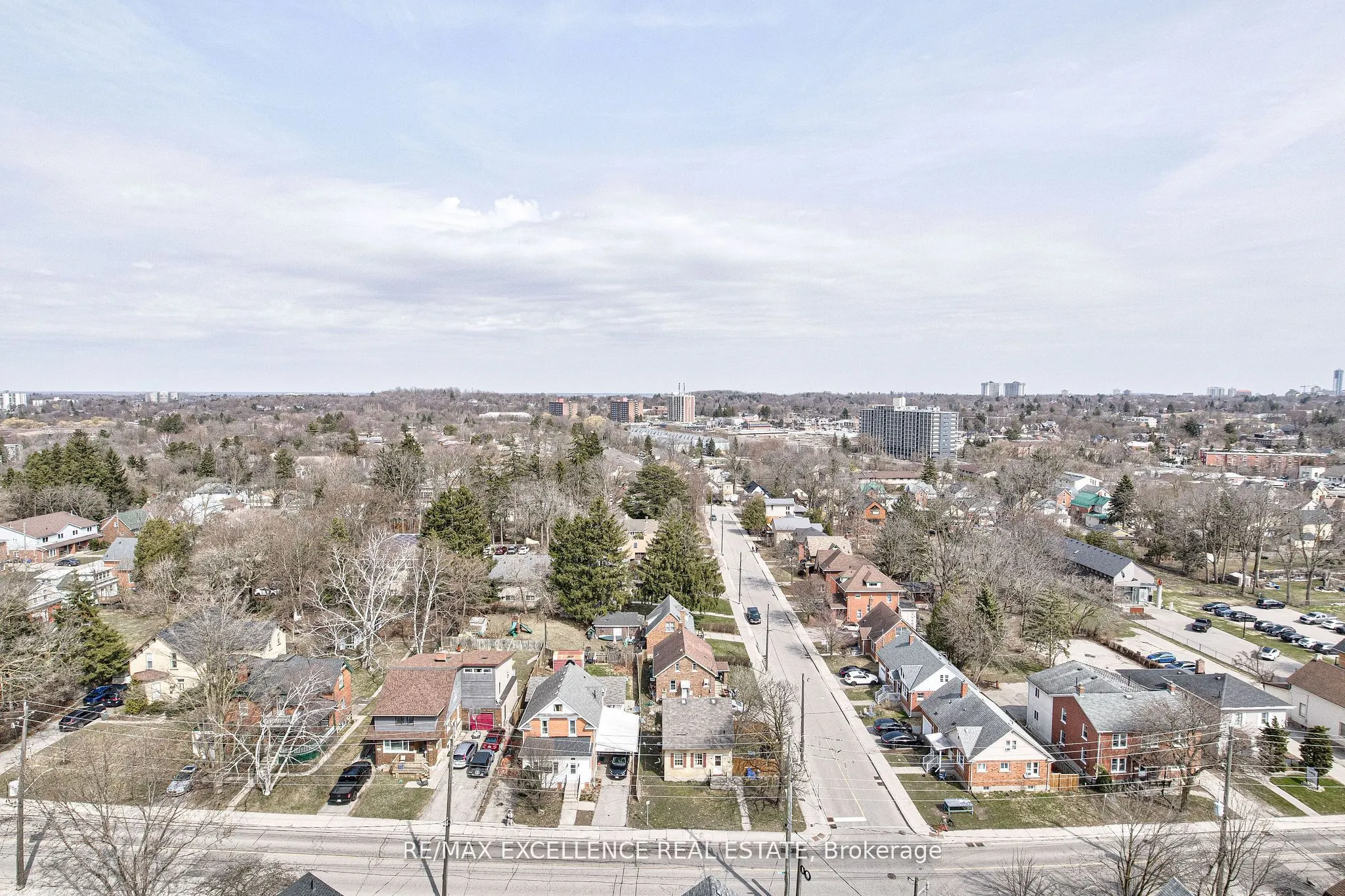 128 King Street N