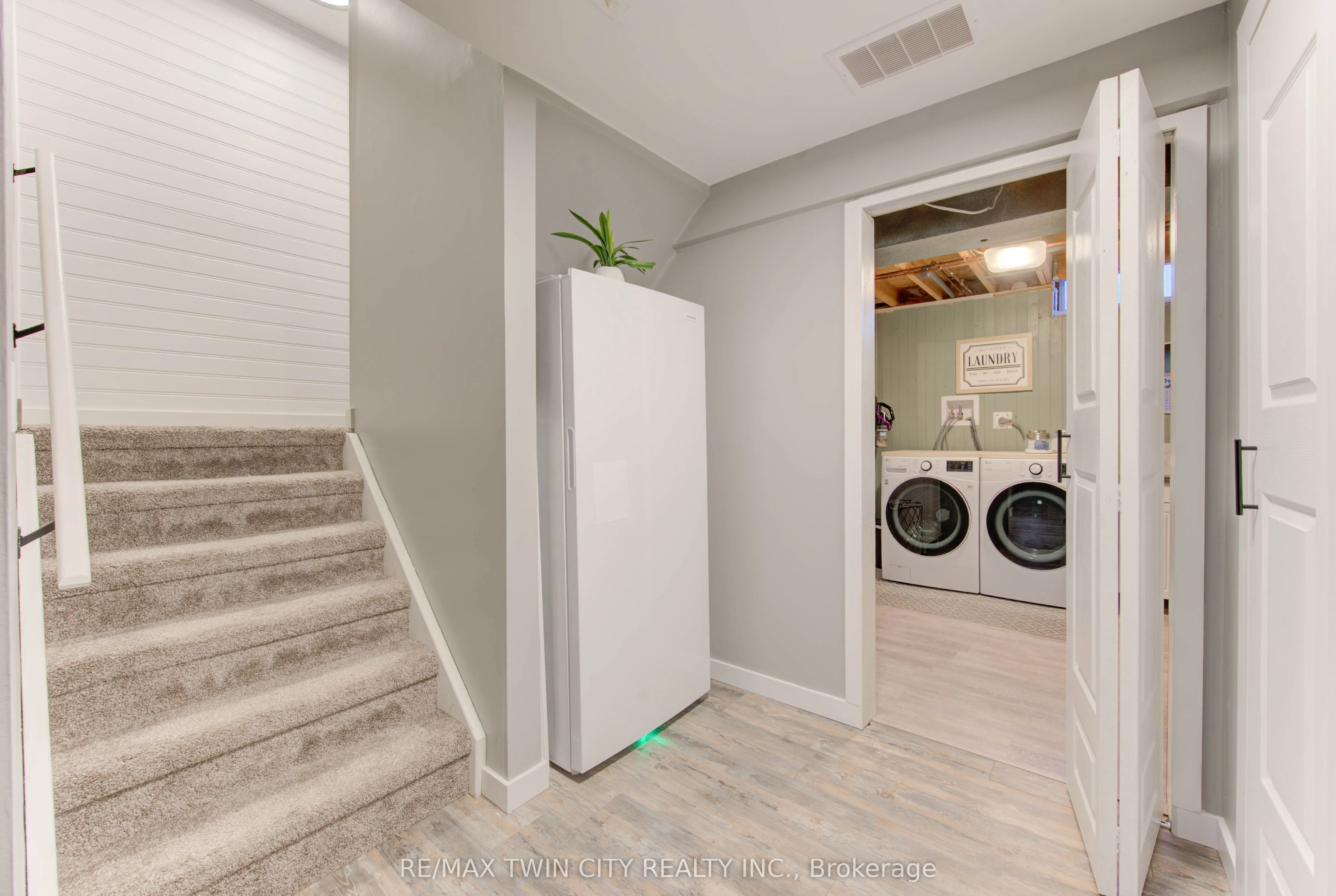 563 Mortimer Drive