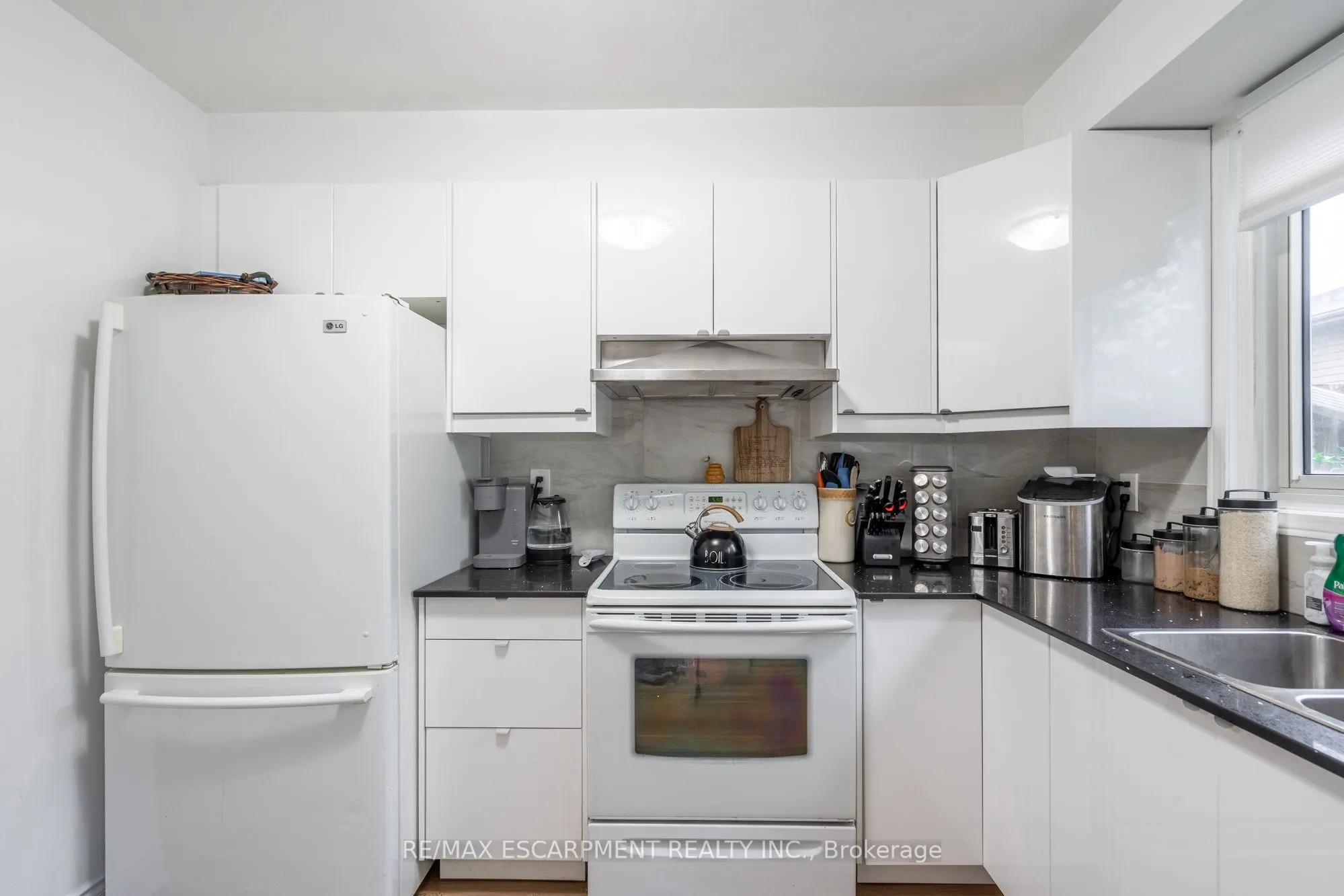 596 Grey Street, #8