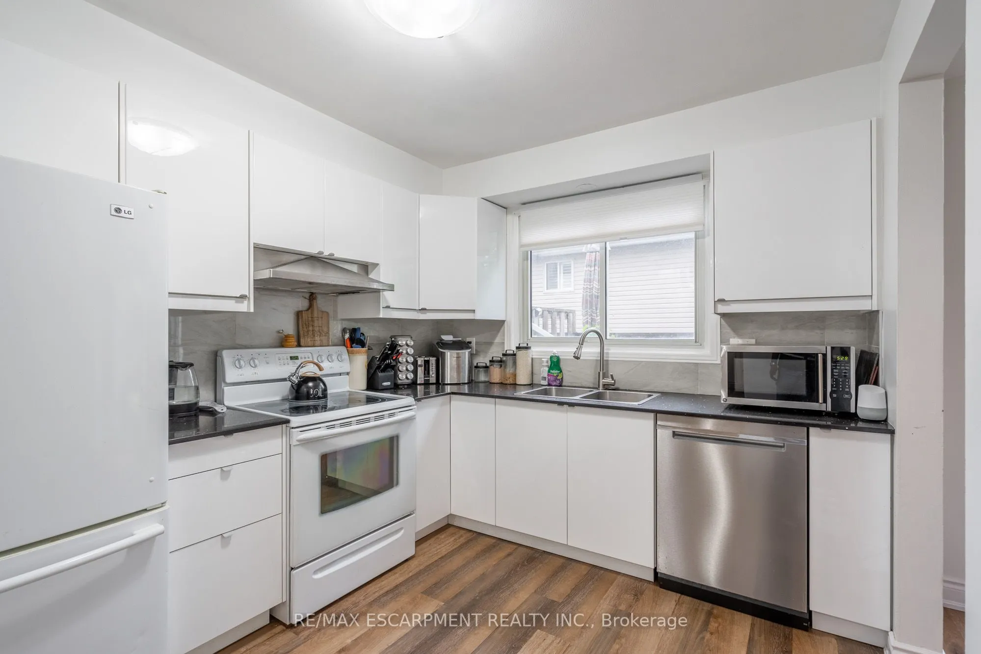 596 Grey Street, #8