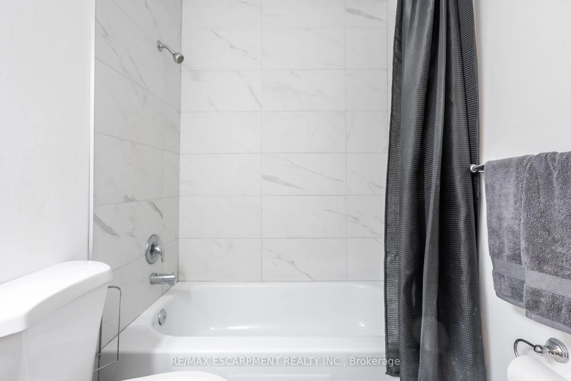 596 Grey Street, #8